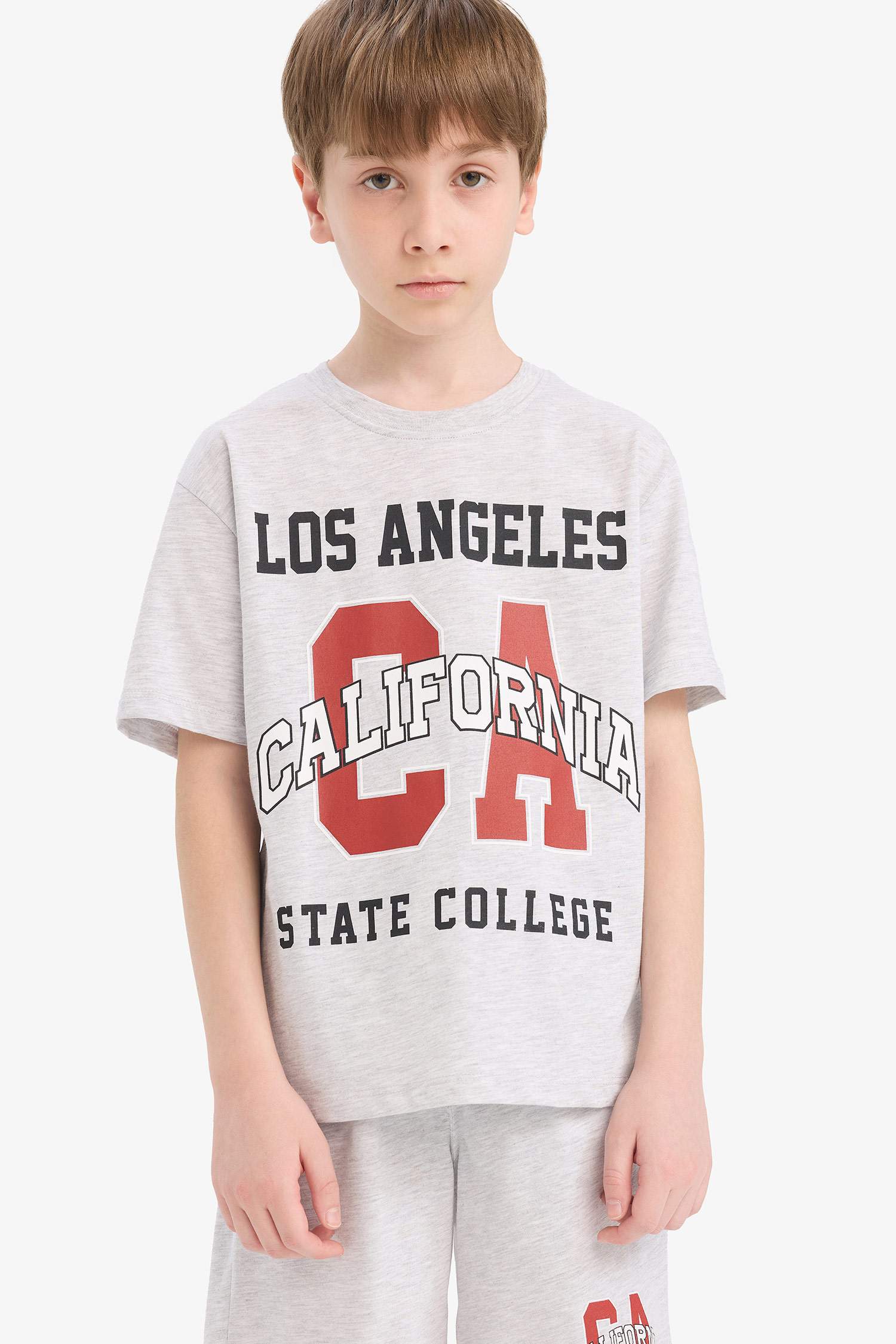 Ensemble T-shirt imprimé à manches courtes et short pour garçon