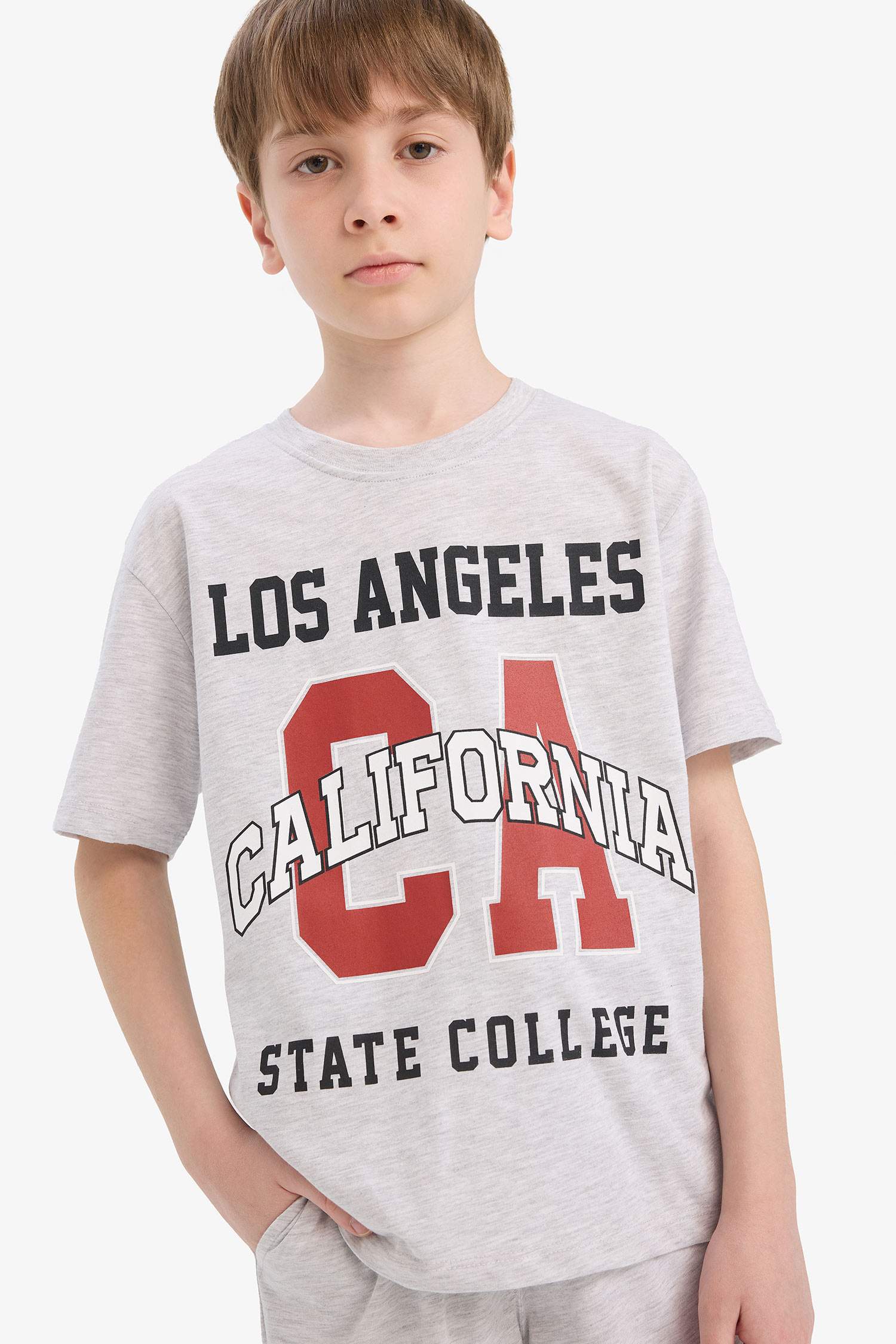 Ensemble T-shirt imprimé à manches courtes et short pour garçon