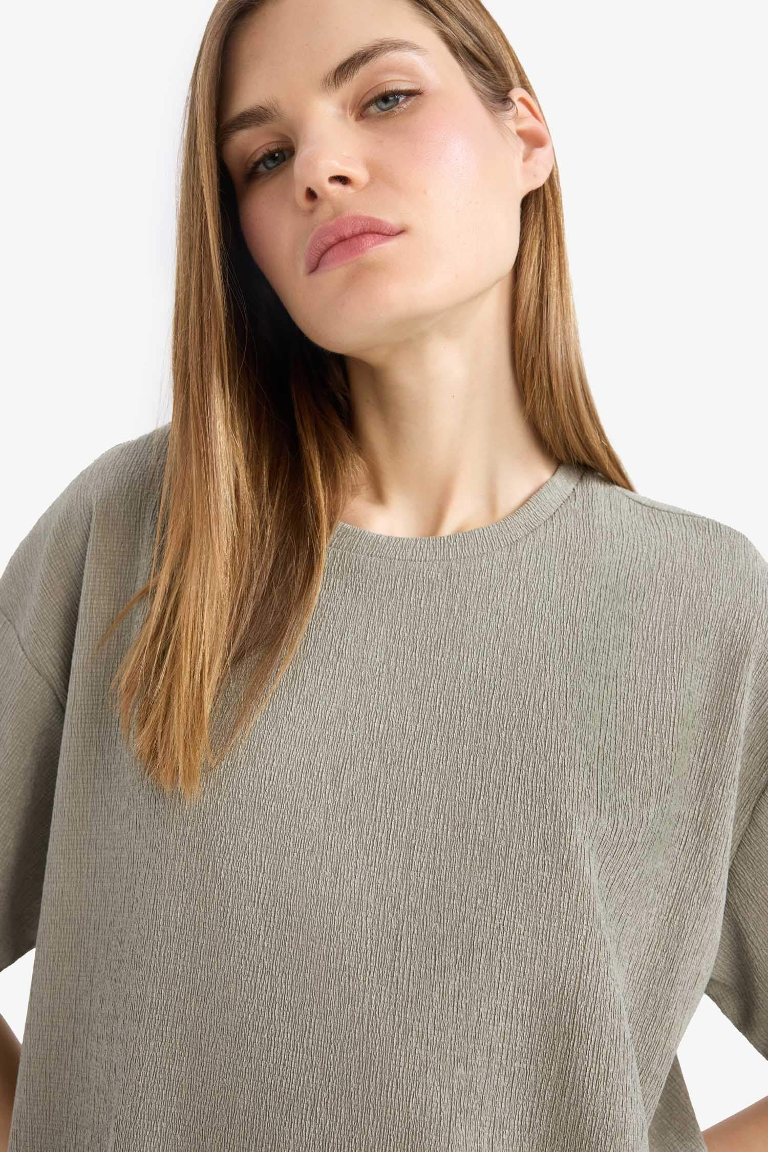 Relax Fit Crew Neck Short Sleeve T-Shirt