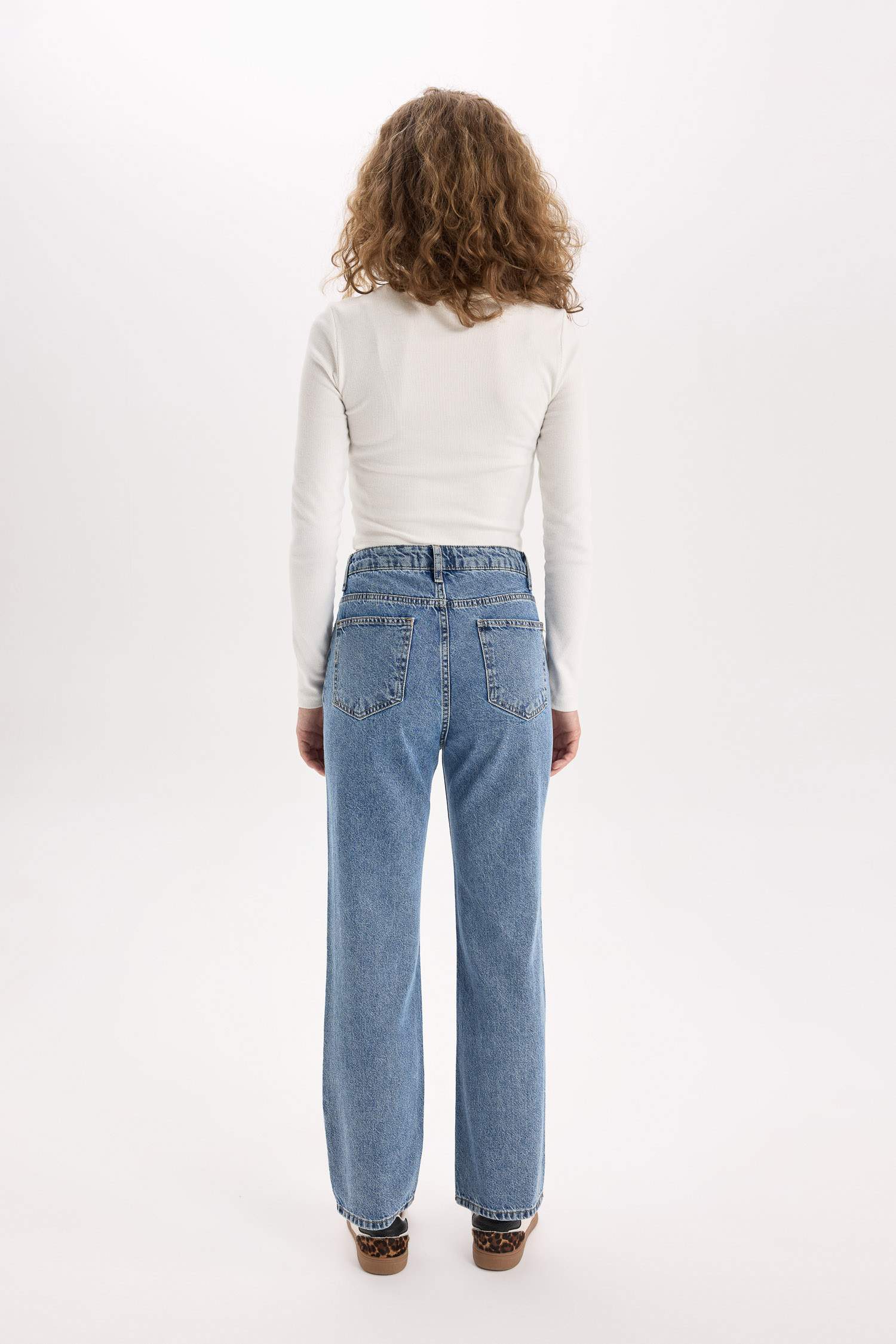 Straight Fit Yüksek Bel Bilek Boy Jean Yıkamalı Pantolon