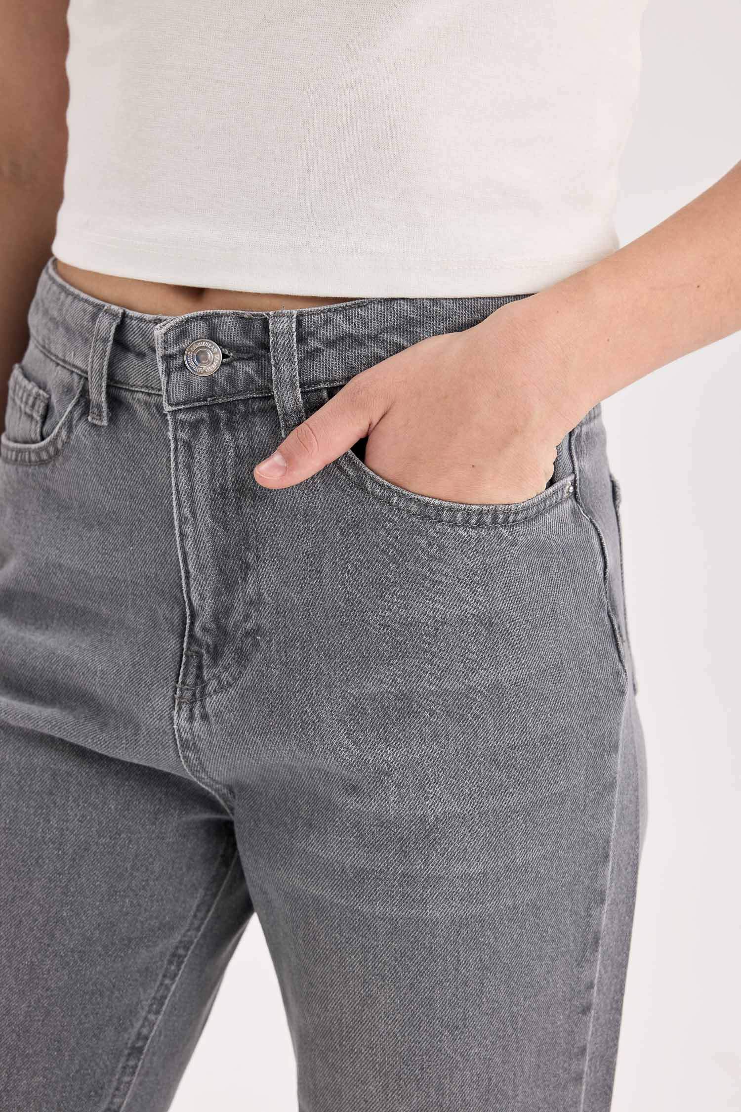 Straight Fit Yüksek Bel Bilek Boy Jean Yıkamalı Pantolon