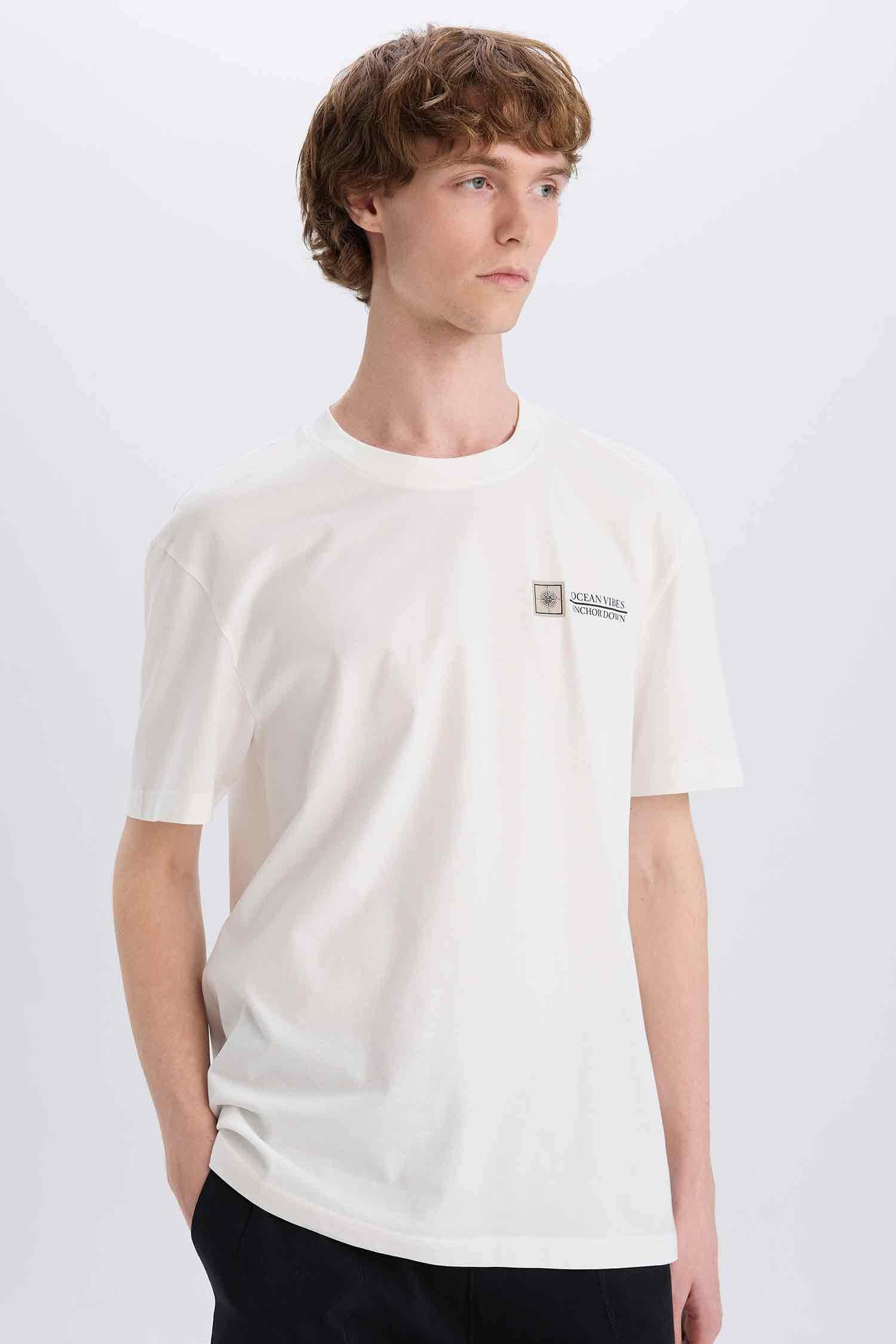 تيشيرت قطن قصة عادية مطبوع برقبة مستديرة