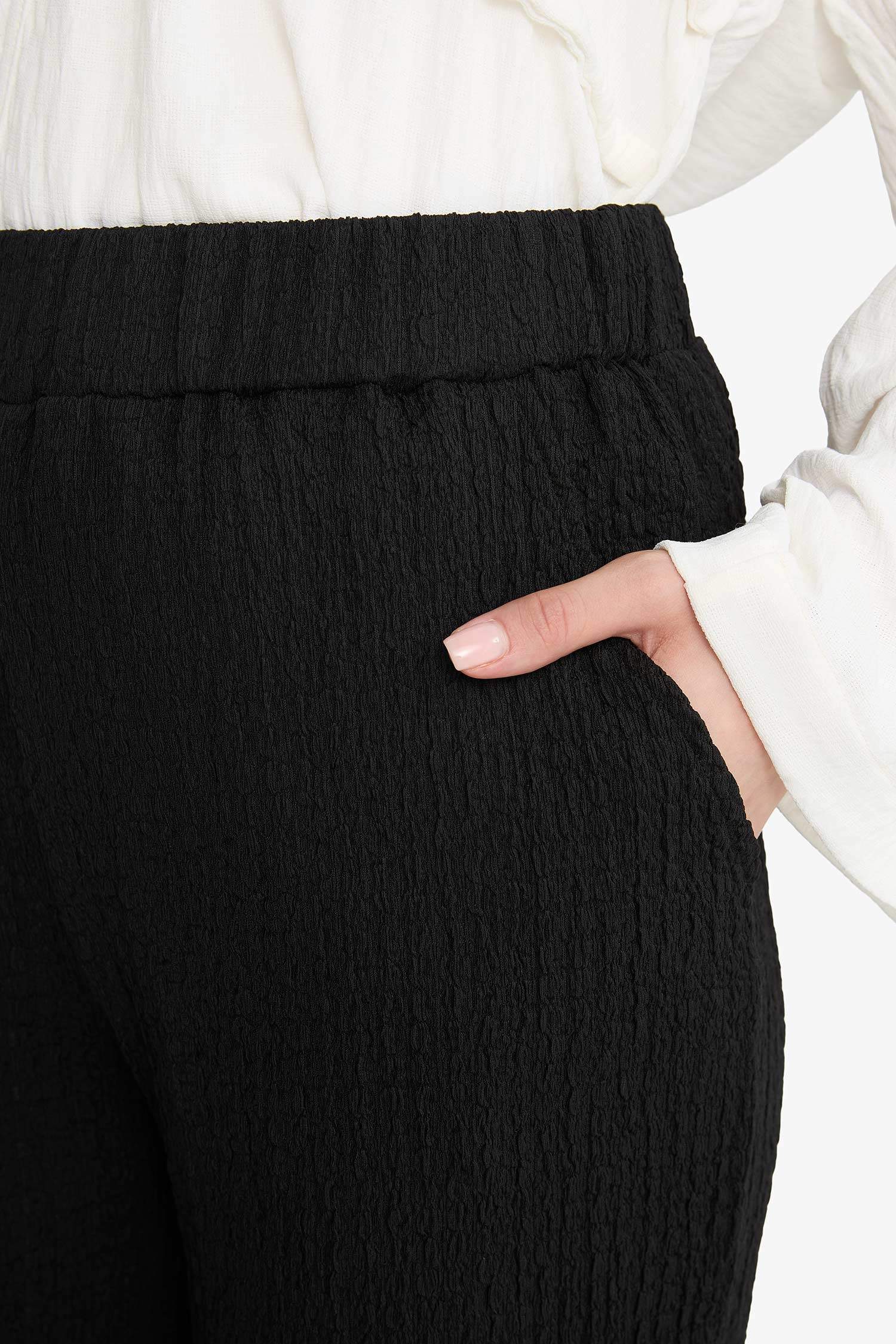 بنطرون منسوج قصة مريحة