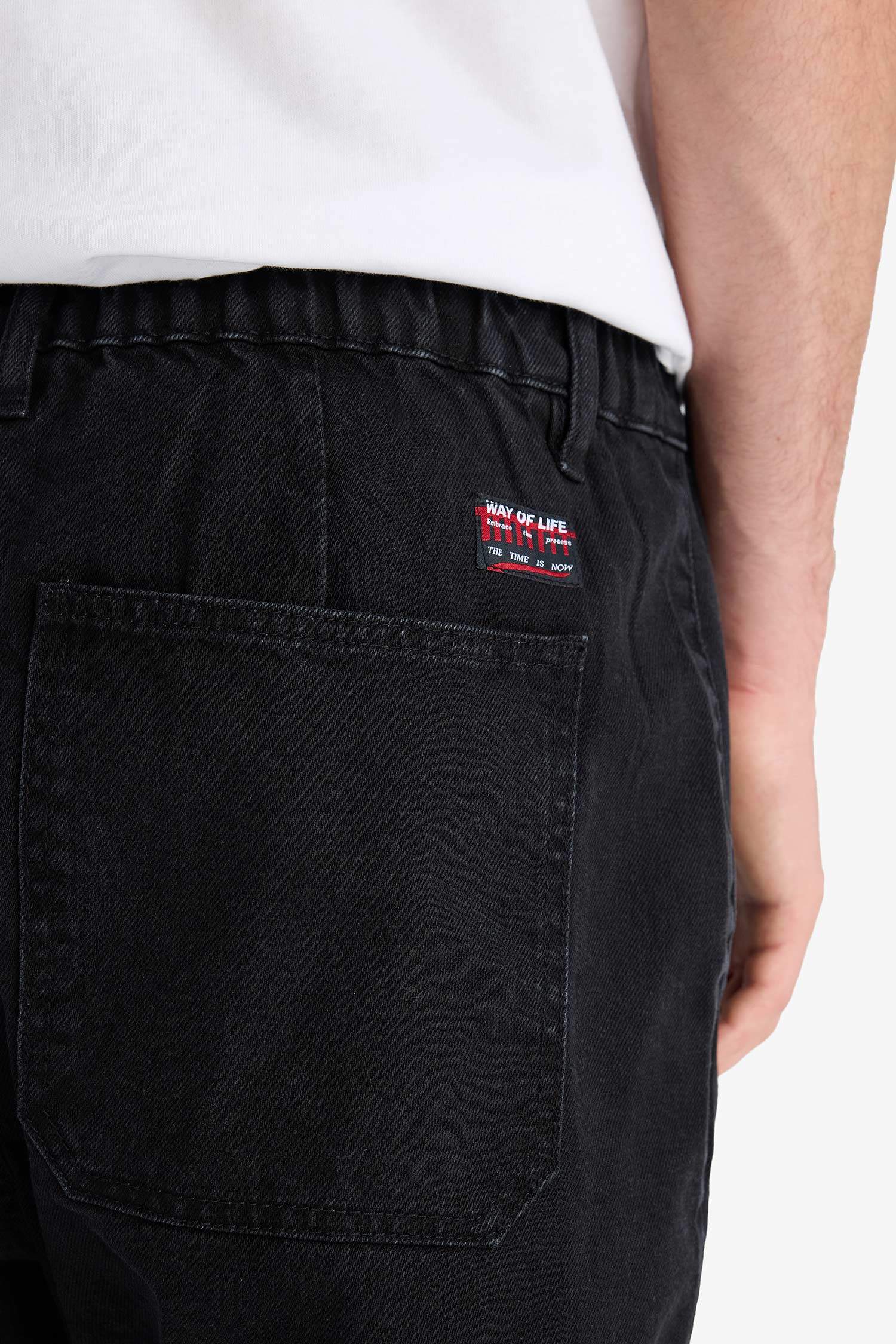 Джинсы с широкими штанинами Relaxed Slouchy Fit, выстиранные.