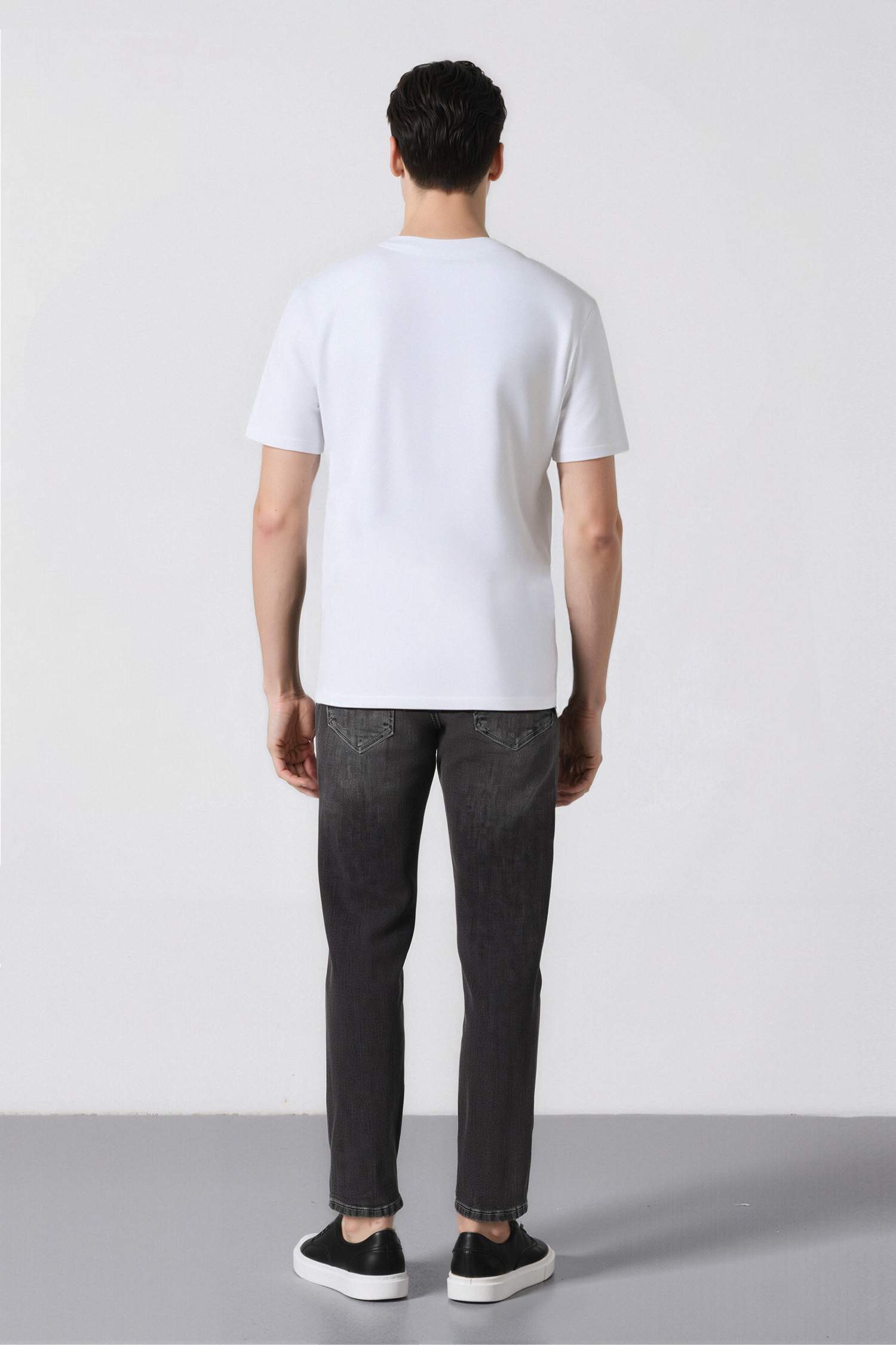 بنطلون جينز كارلو سكيني فيت برجل ضيق وخصر عادي