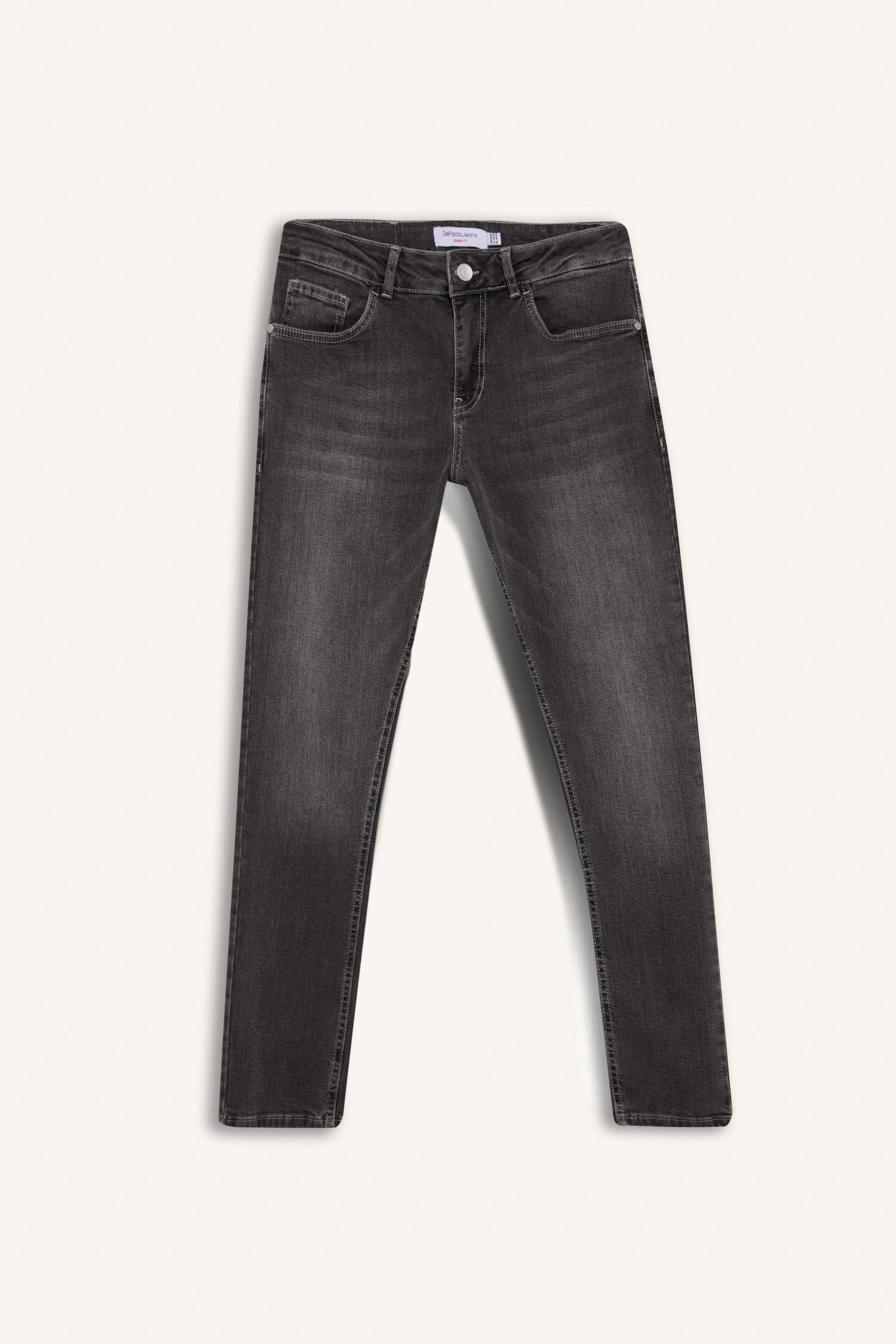 بنطلون جينز كارلو سكيني فيت برجل ضيق وخصر عادي