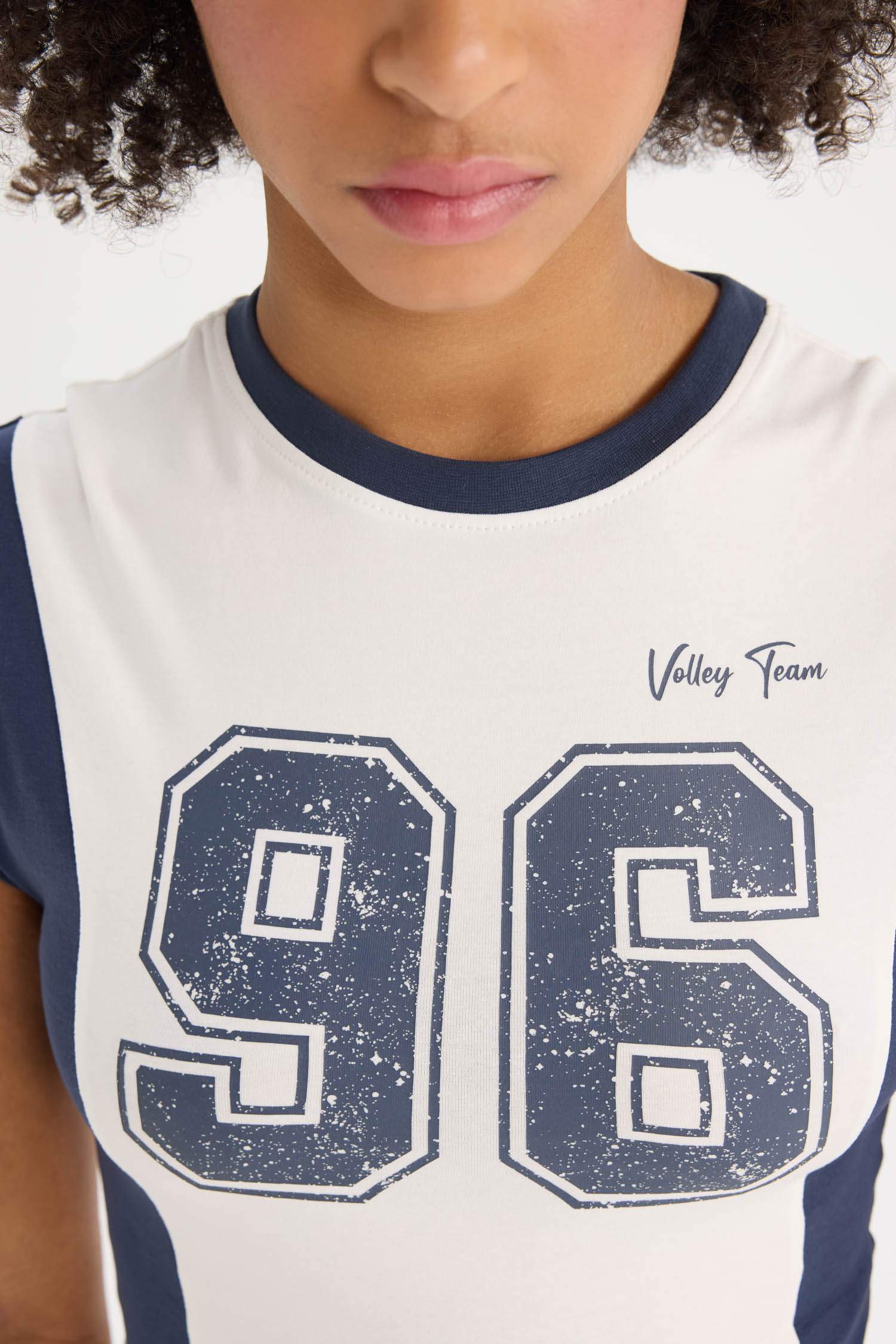 تيشيرت رياضي نص ردن سليم فيت بياخة مستديرة من DeaFactoFit