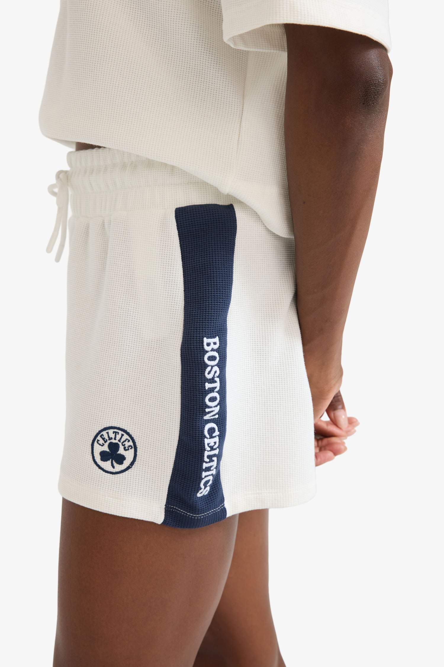 DeFactoFit NBA Boston Celtics Standard Fit Waffle Shorts
