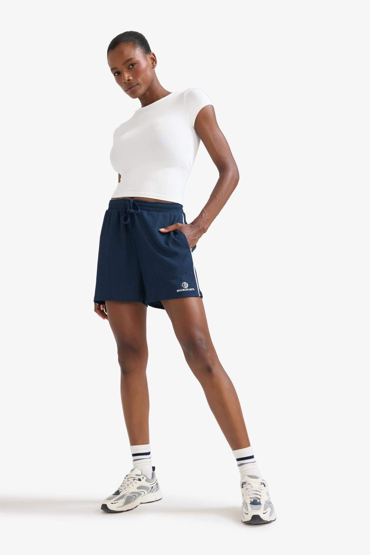 DeFactoFit NBA Brooklyn Nets Standard Fit Crinkle Fabric Shorts