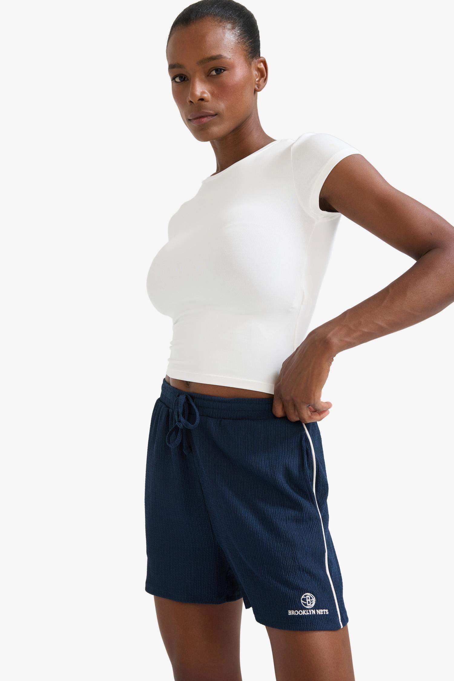 DeFactoFit NBA Brooklyn Nets Standard Fit Crinkle Fabric Shorts