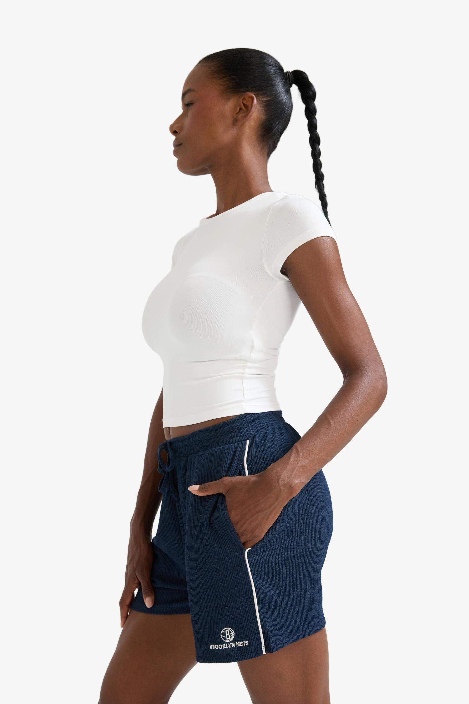 DeFactoFit NBA Brooklyn Nets Standard Fit Crinkle Fabric Shorts