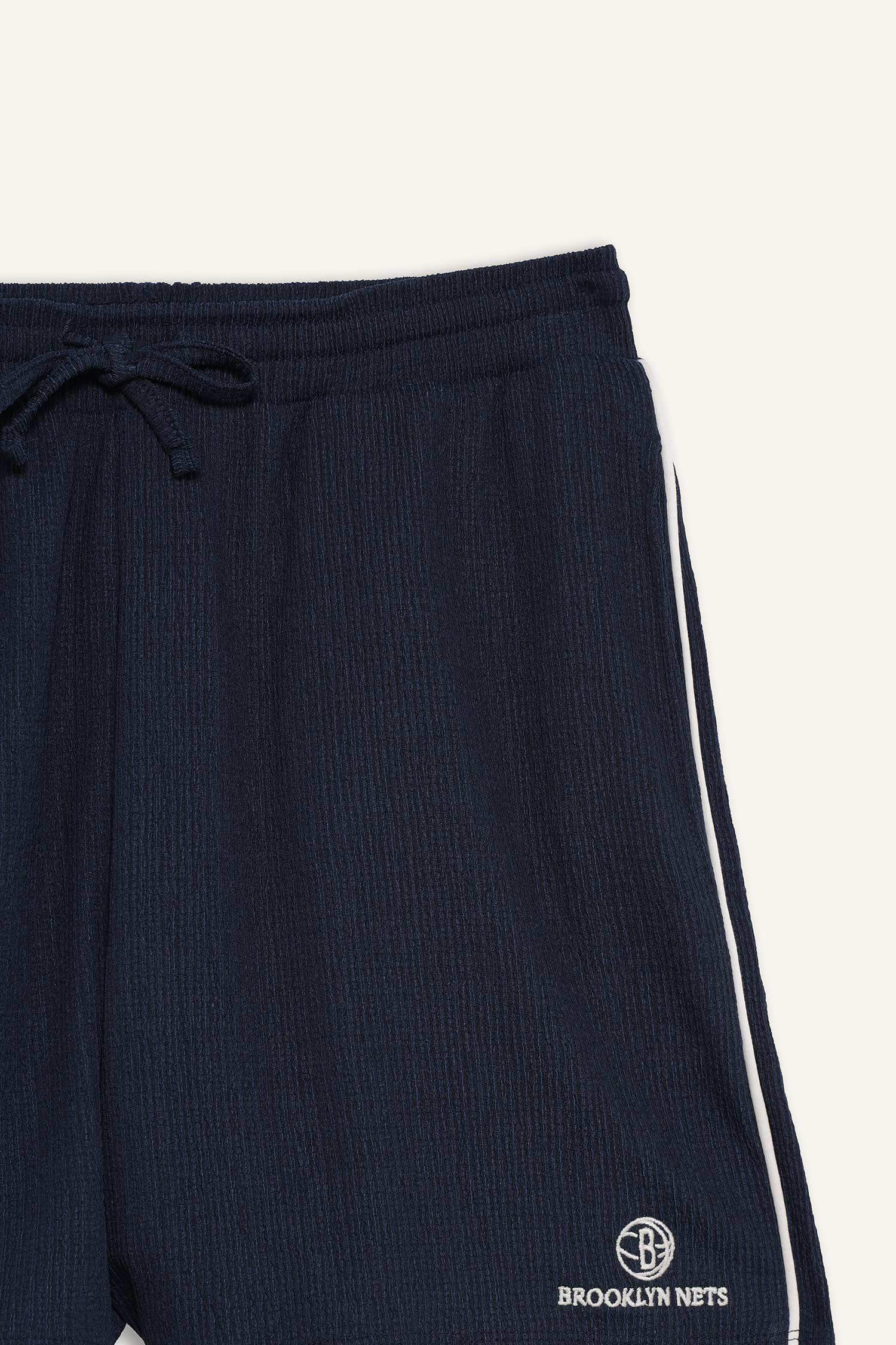 DeFactoFit NBA Brooklyn Nets Standard Fit Crinkle Fabric Shorts