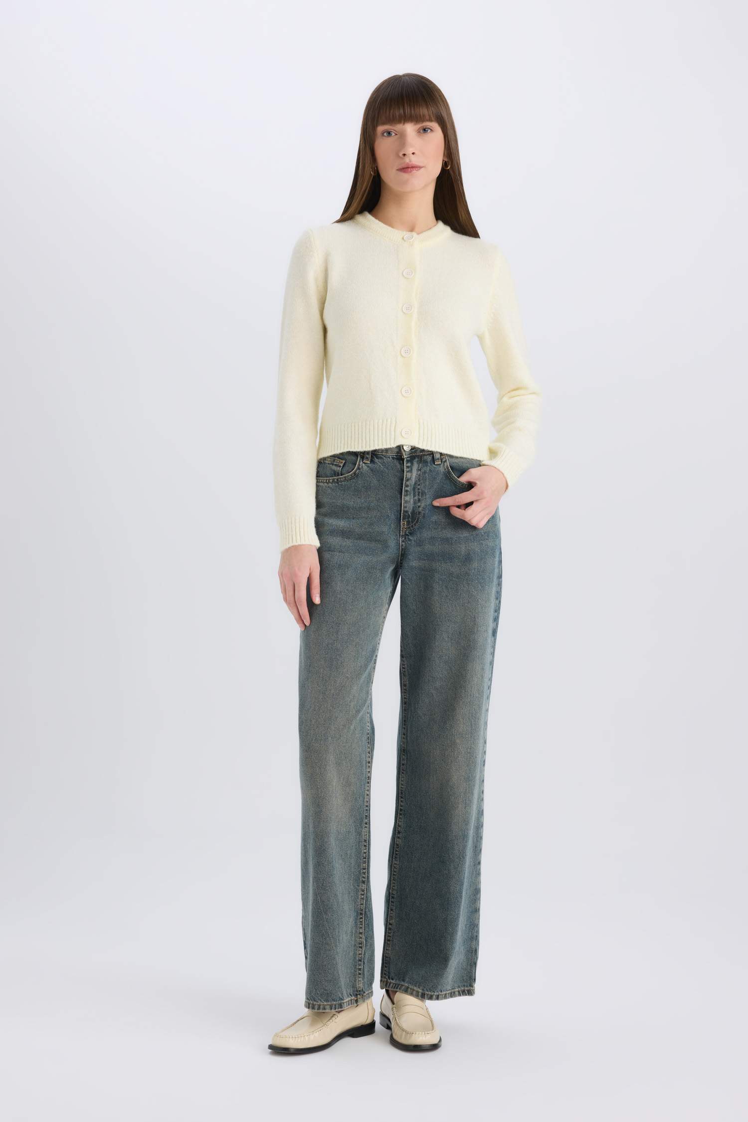 Regular Fit Bisiklet Yaka Basic Düz Düğmeli Soft Touch Yumuşak Triko Hırka