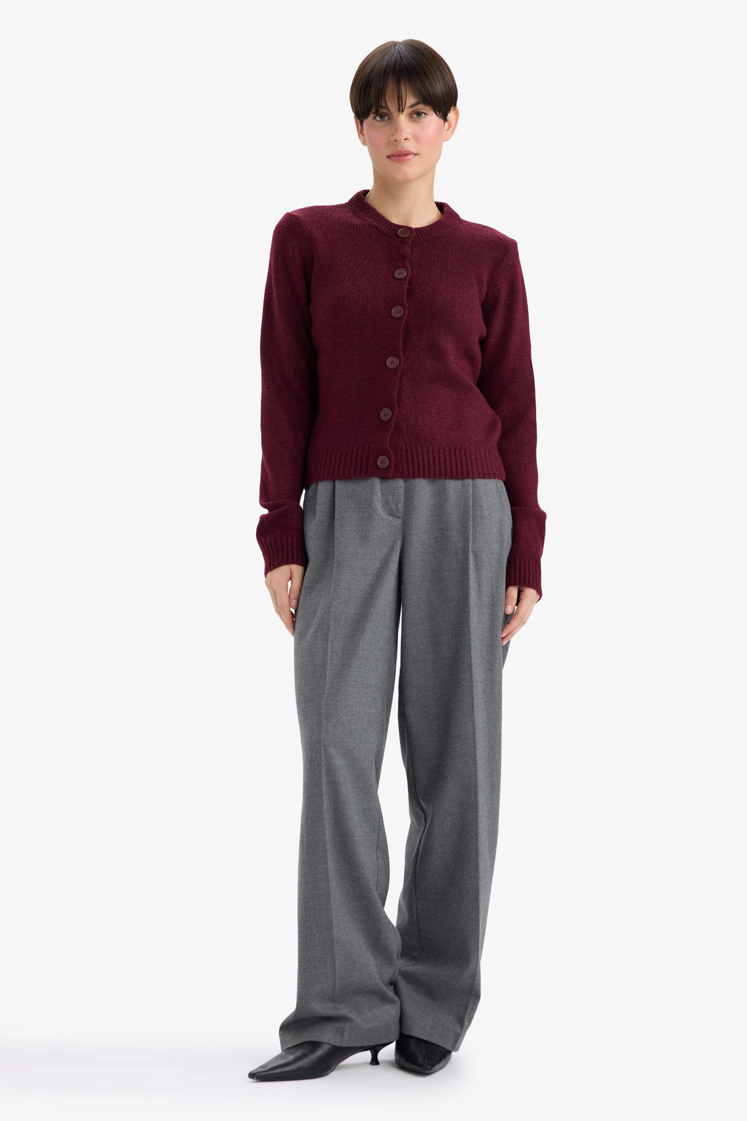 Regular Fit базовый кардиган с круглым вырезом и пуговицами, мягкий на ощупь