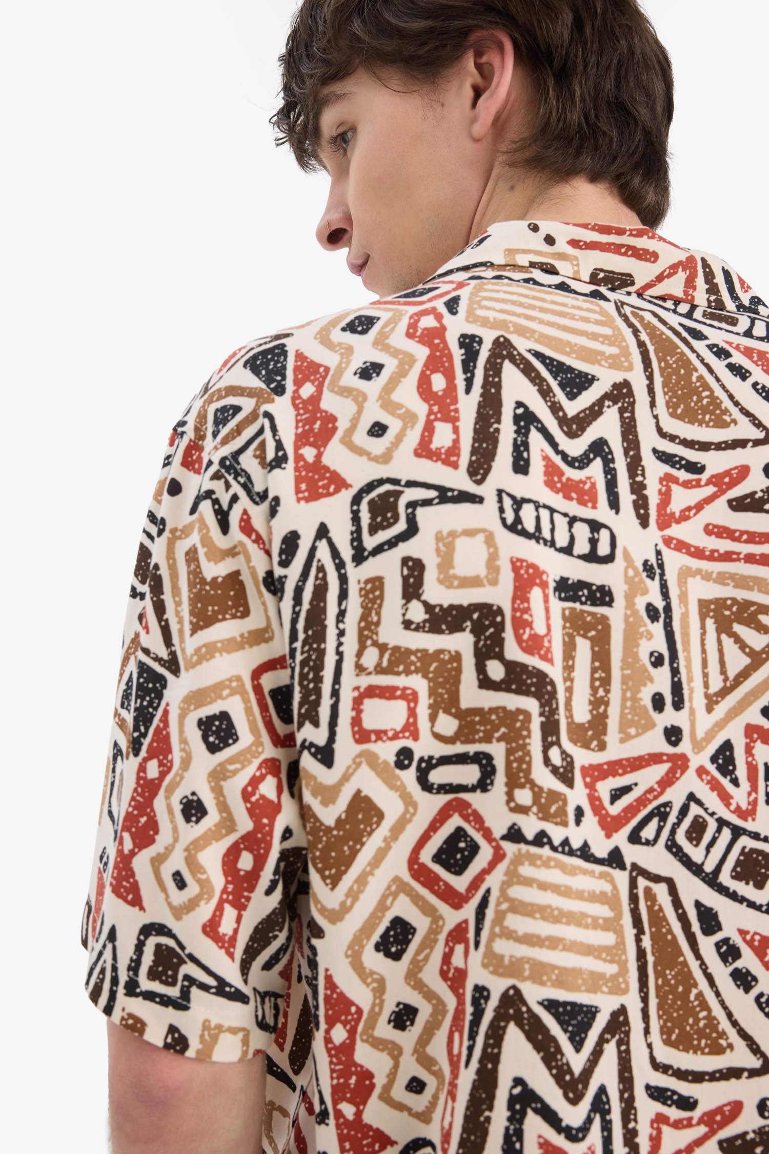 New Regular Fit Apache Neck Printed Short Sleeve Shirt