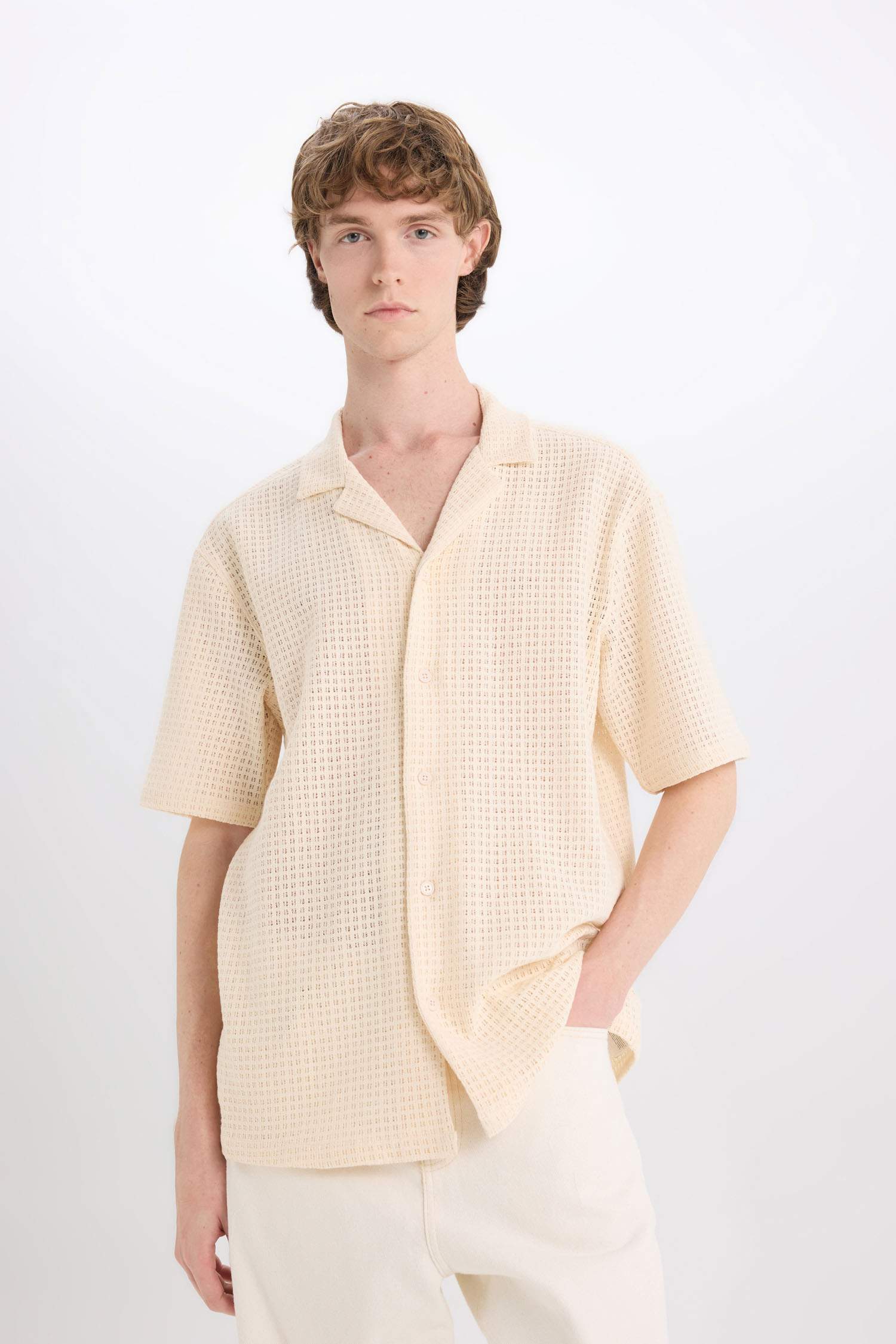 Regular Fit с воротником апаш, с коротким рукавом рубашка