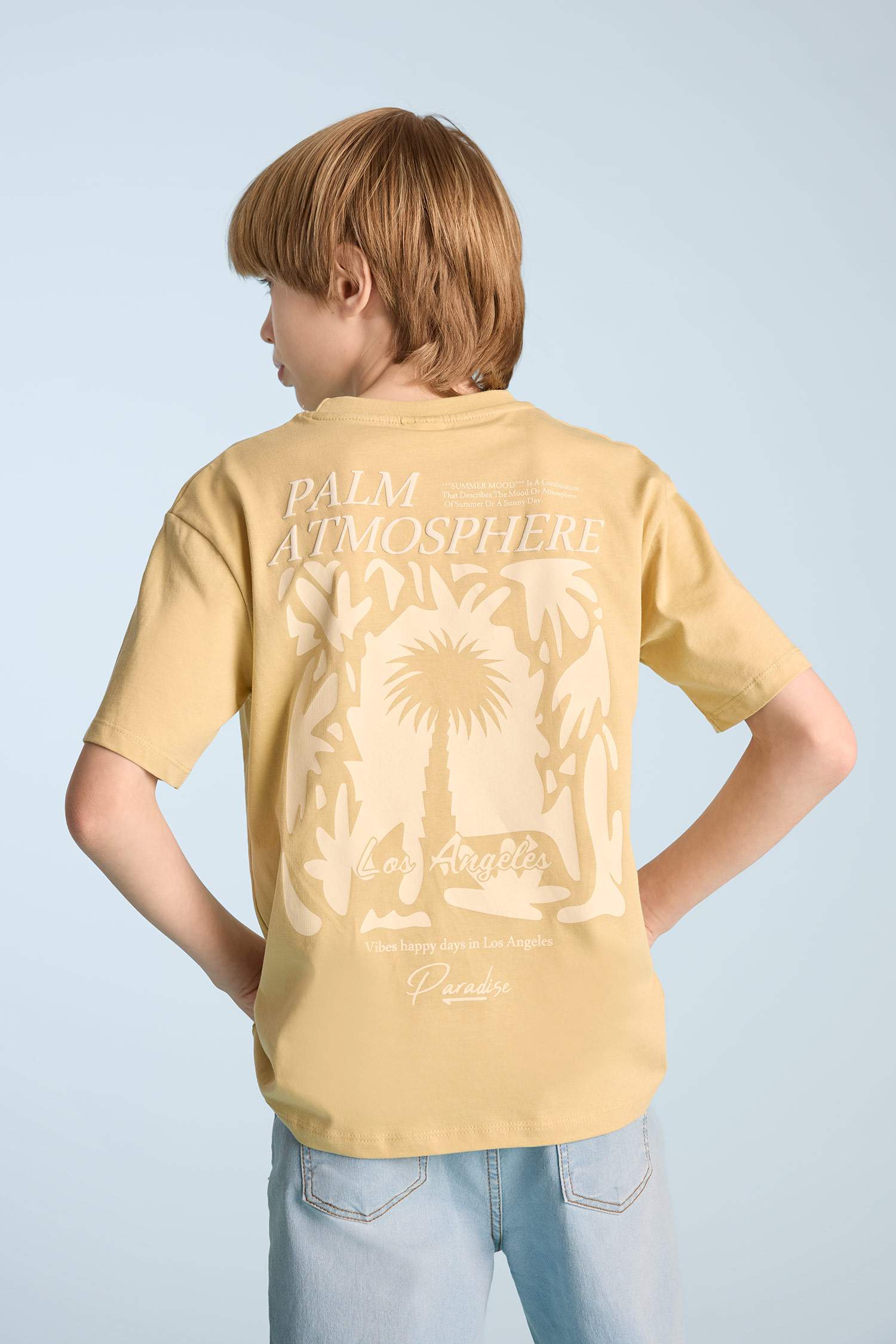 Ұлдарға дөңгелек жаға басып шығарылған қысқа жеңді Қысқа жеңді футболка