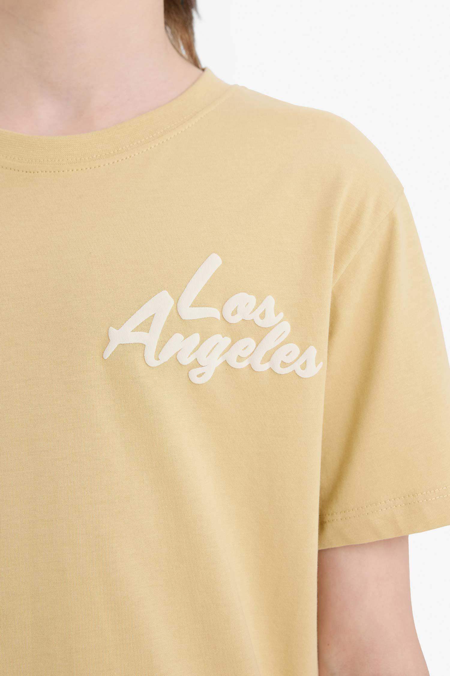 تيشيرت نص كم مطبوعة قصة عادية بياقة مستديرة