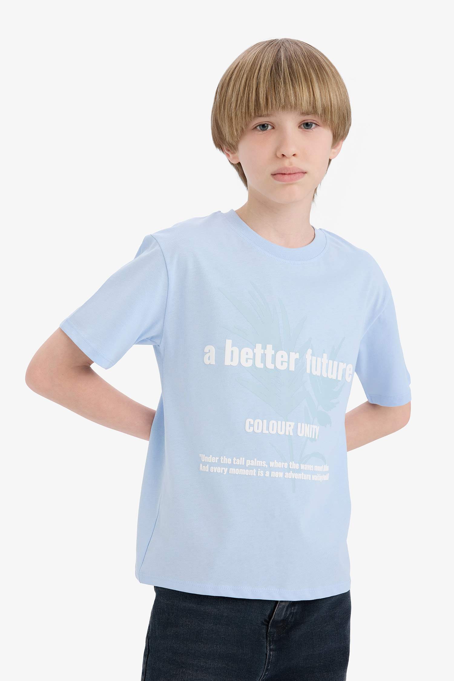 Ұлдарға дөңгелек жаға басып шығарылған қысқа жеңді Қысқа жеңді футболка