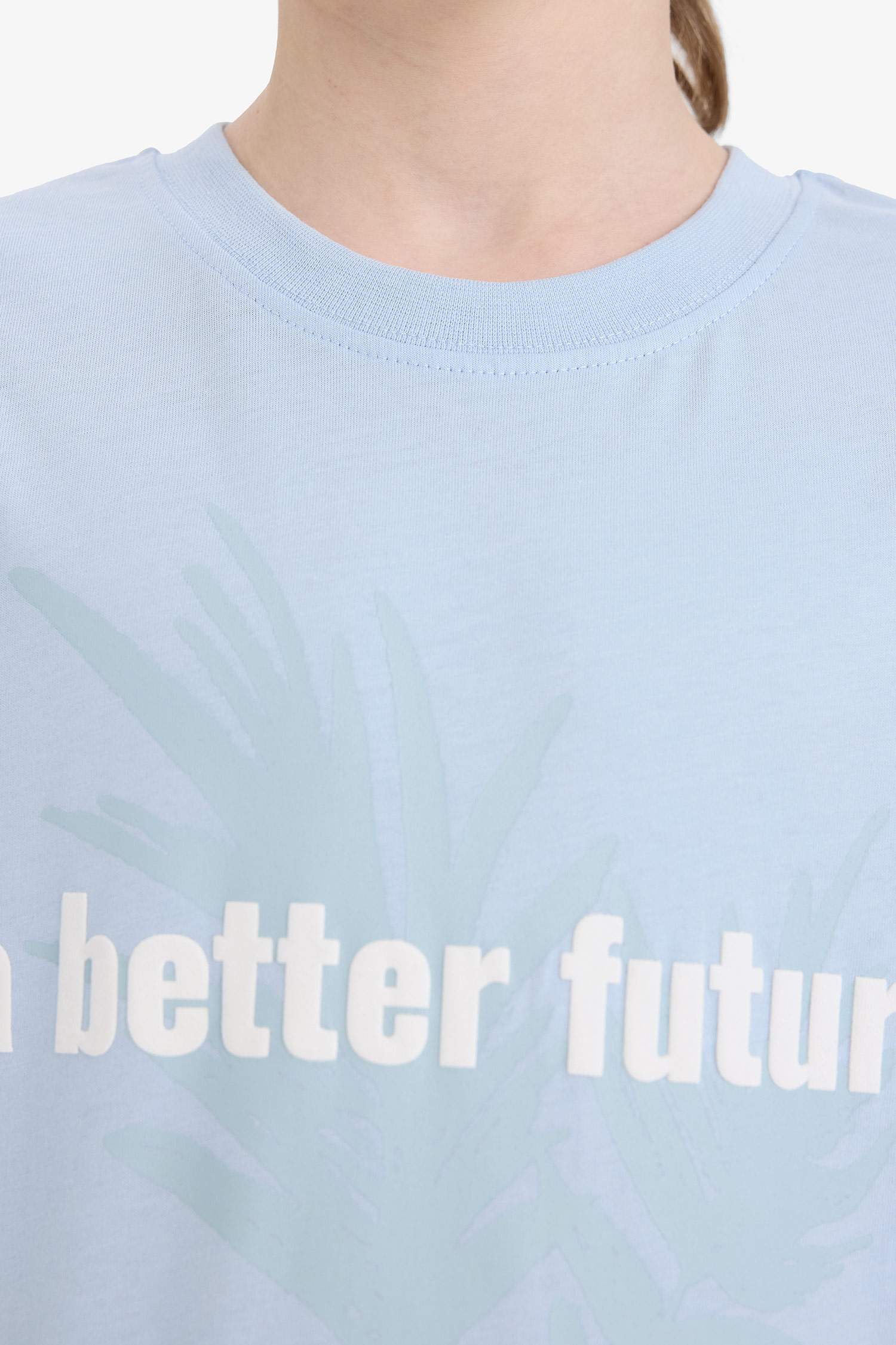 Ұлдарға дөңгелек жаға басып шығарылған қысқа жеңді Қысқа жеңді футболка