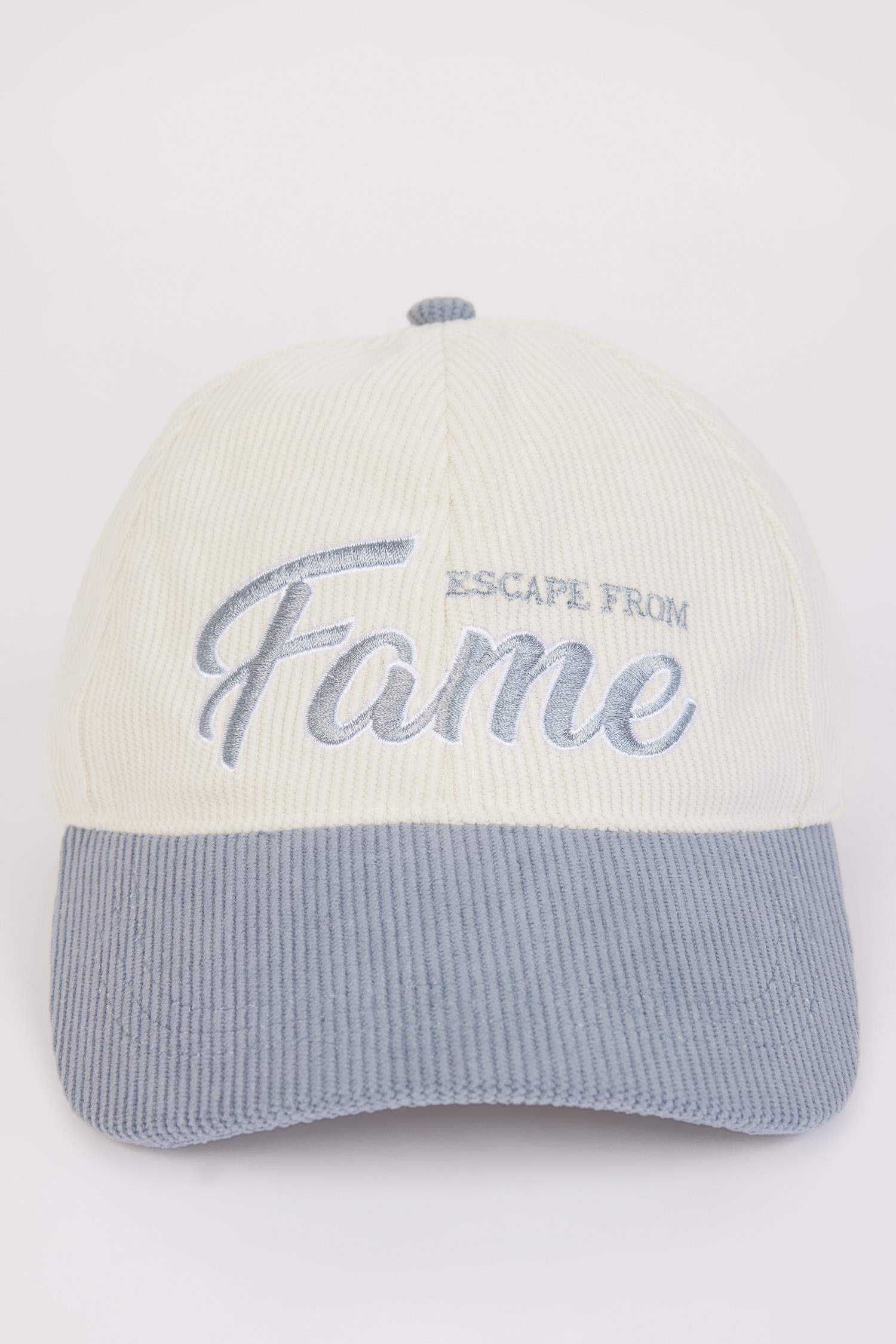 Kadın Nakışlı Kadife Cap Şapka