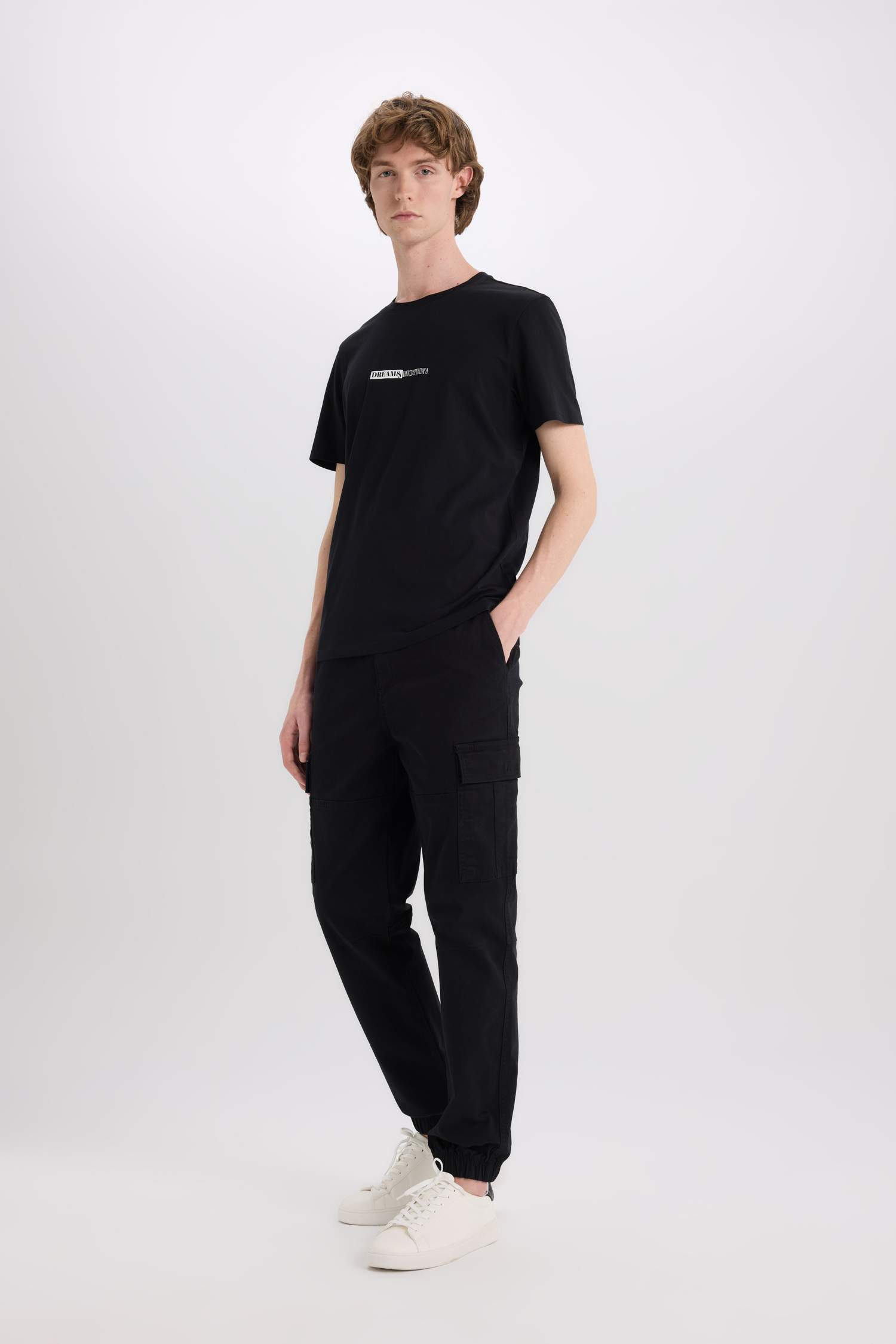 Узкая посадка футболка с круглым вырезом и короткими рукавами с принтом