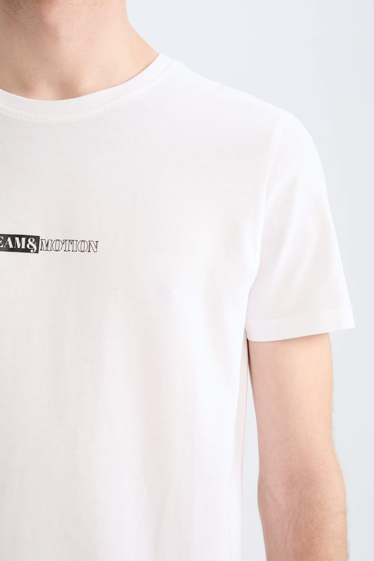 Cotton Slim Fit Crew Neck Printed T-Shirt