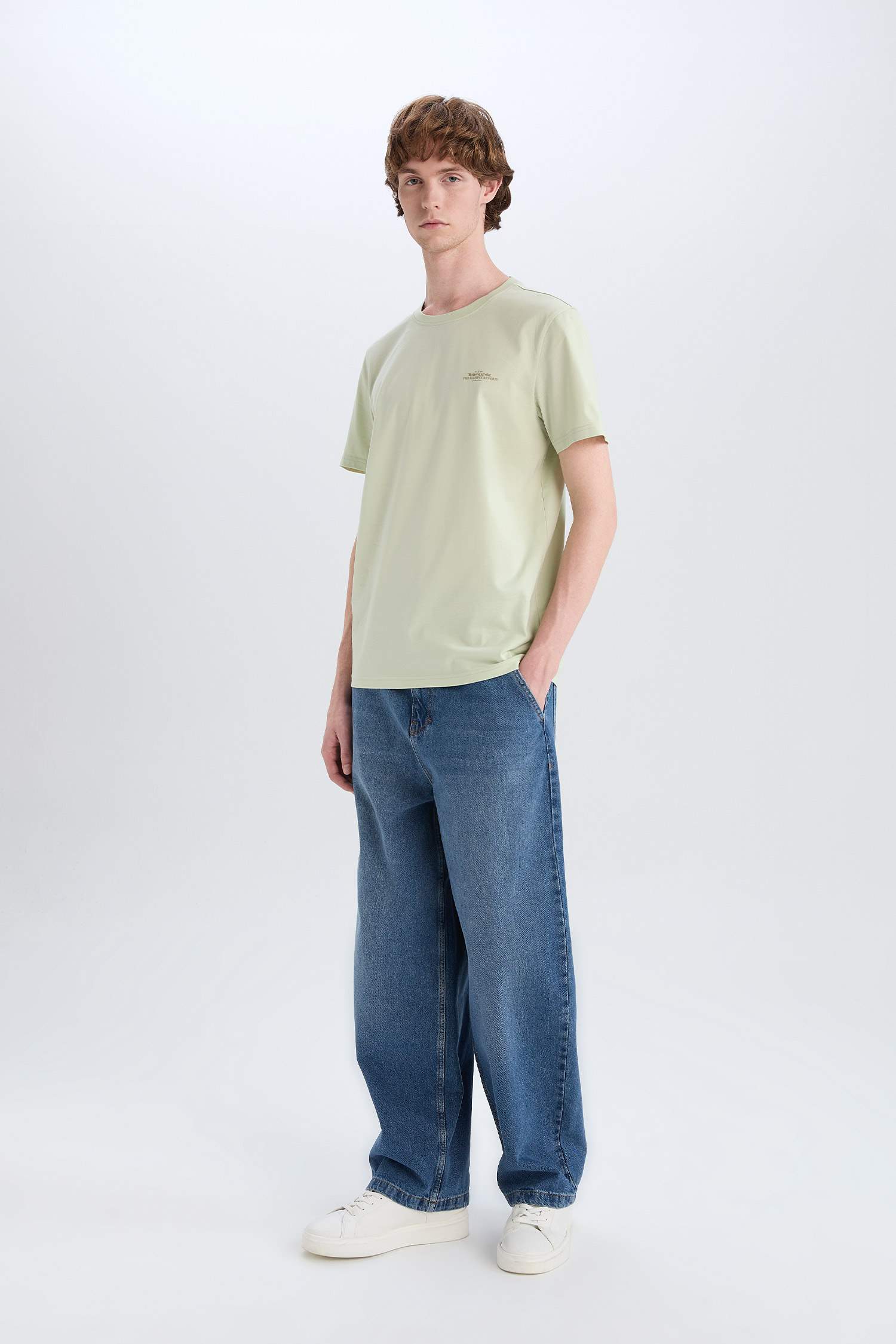 Обтягивающая футболка с круглым вырезом и принтом