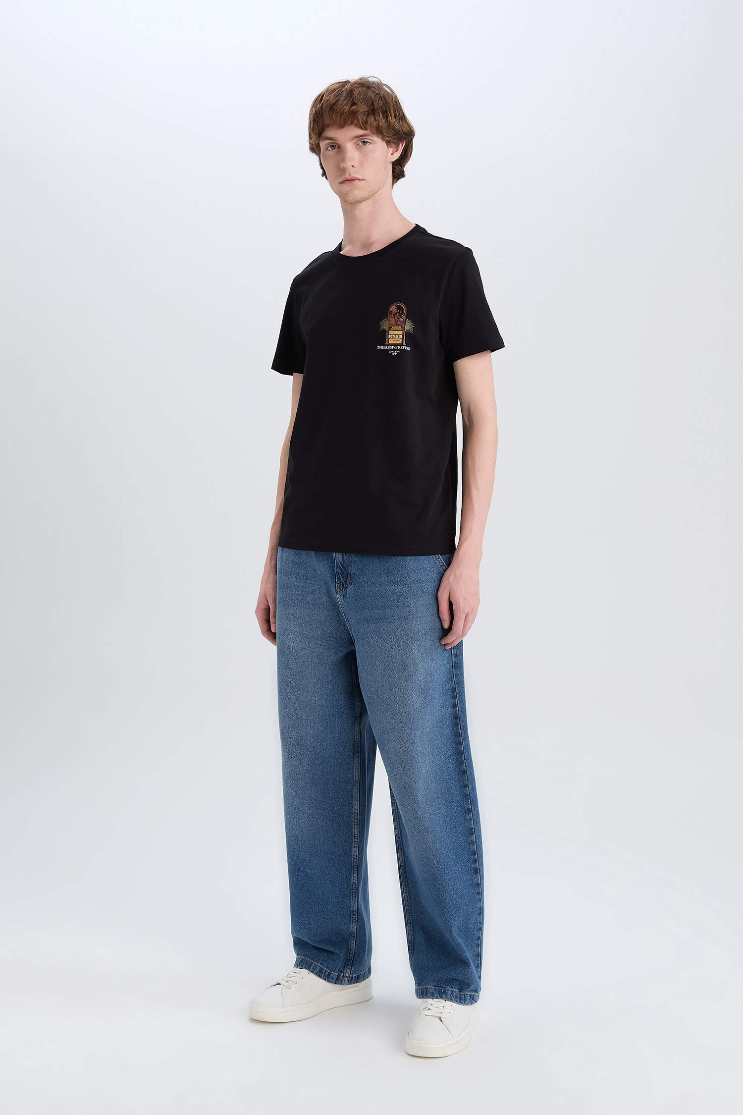 تيشيرت مطبوع سليم فيت برقبة مستديرة