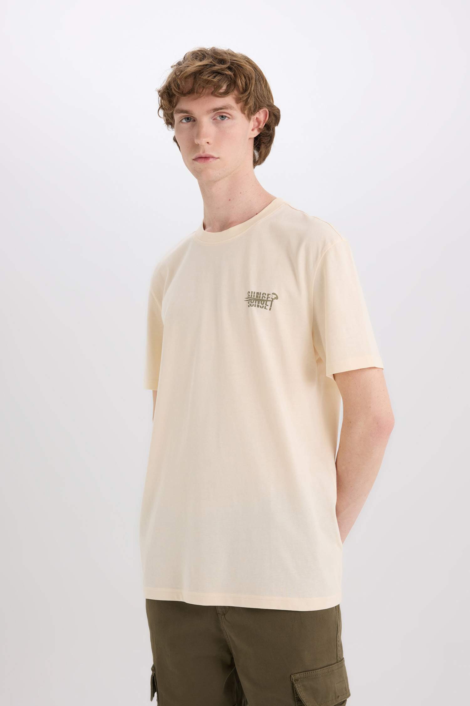 تيشيرت قطن قصة عادية مطبوع برقبة مستديرة