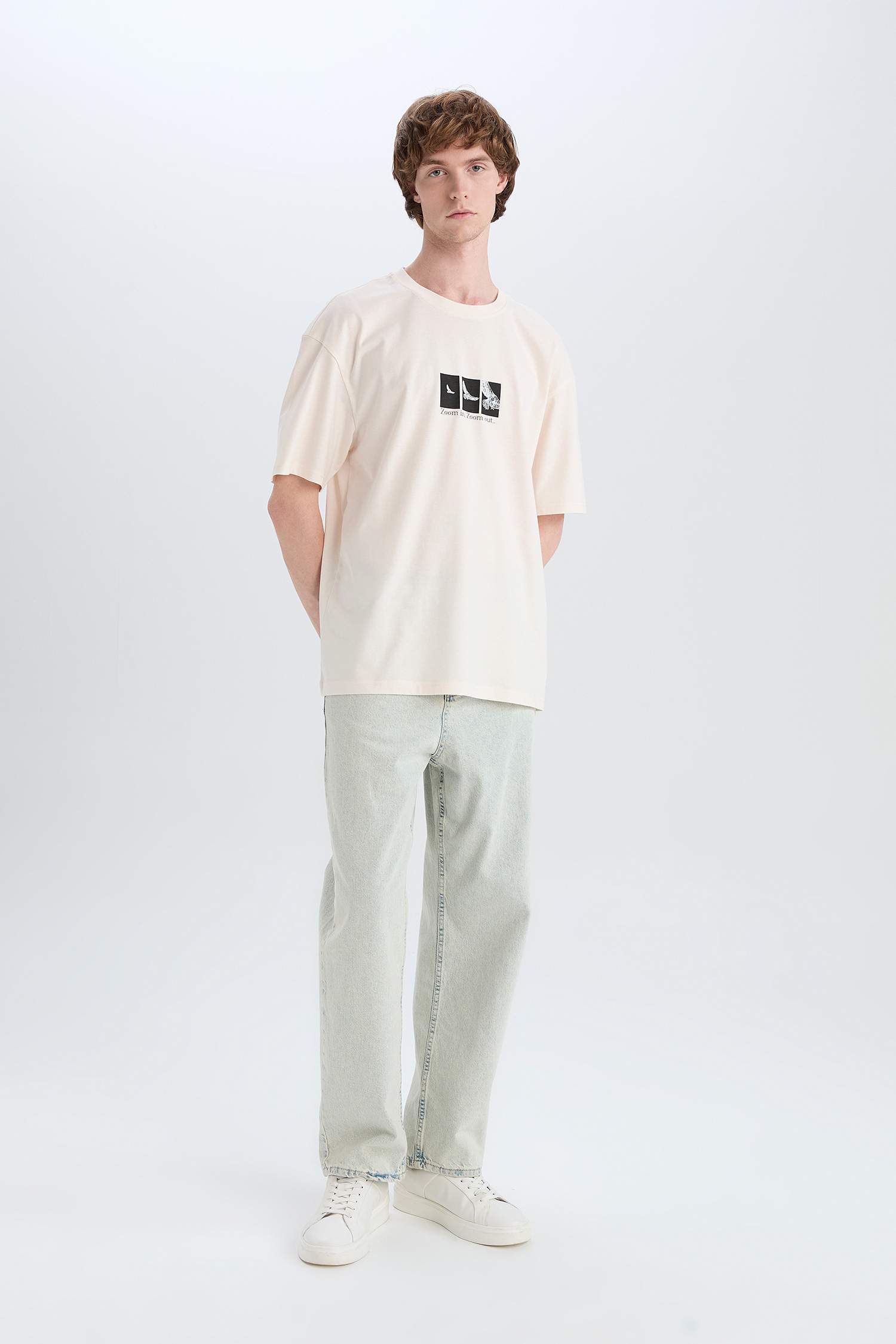 Футболка с круглым вырезом и короткими рукавами с принтом