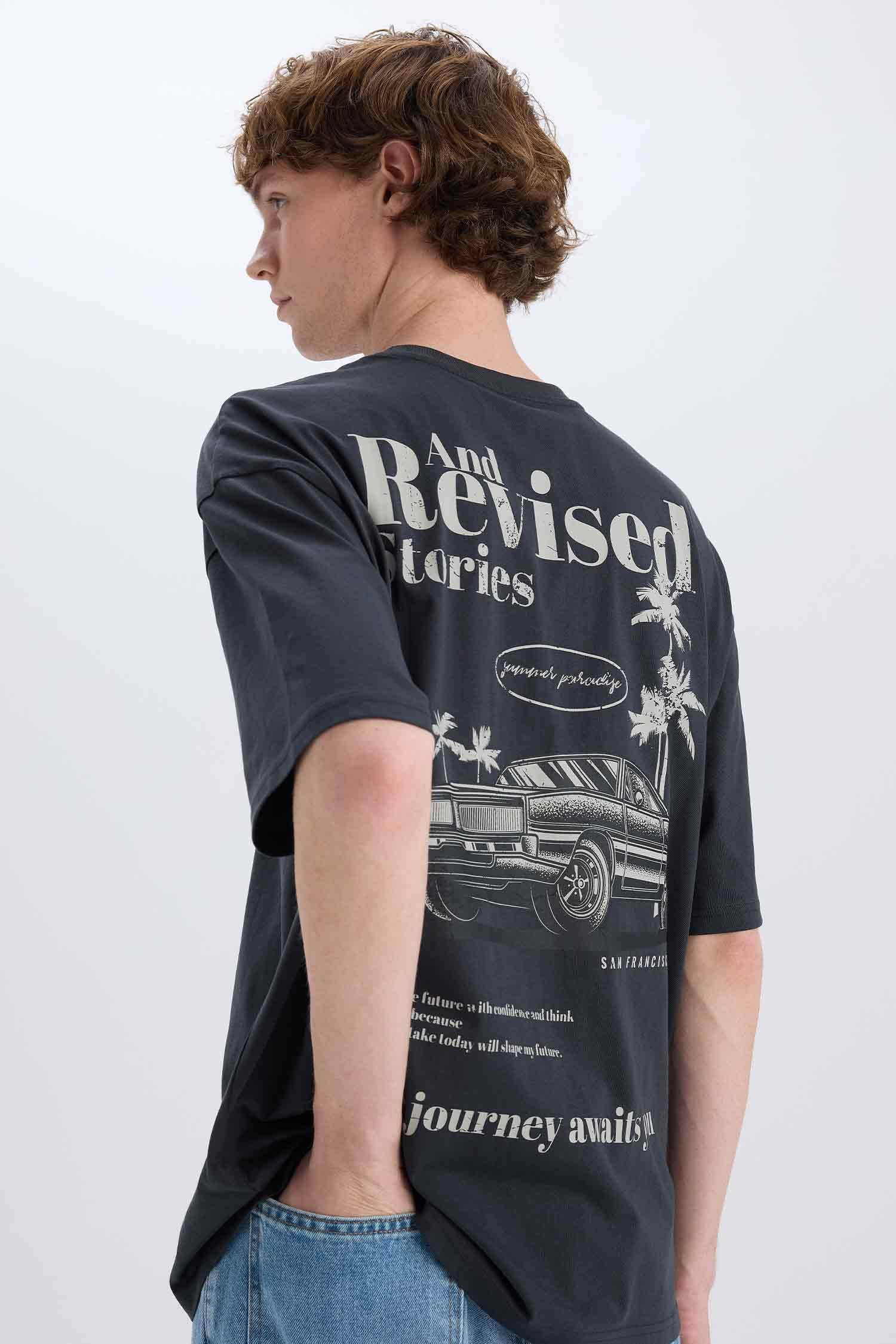 %100 Pamuk Oversize Geniş Kalıp Bisiklet Yaka Sırt Baskılı Kısa Kollu Tişört