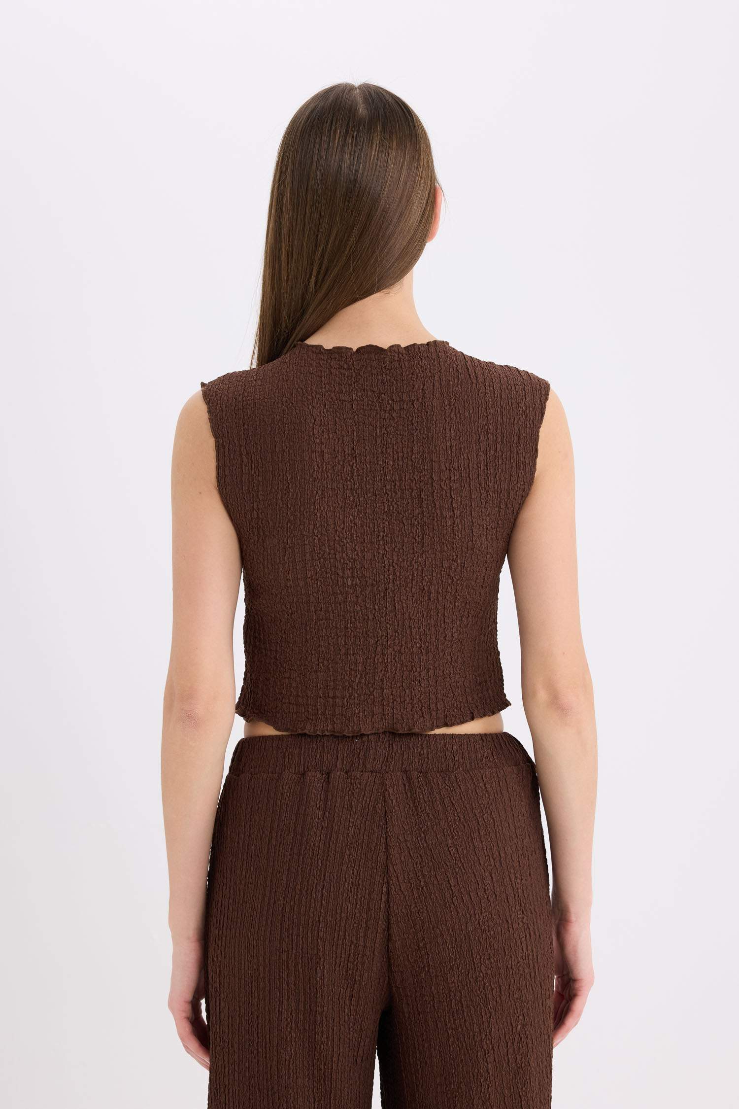 Débardeur en tissu gaufré à col rond et coupe régulière