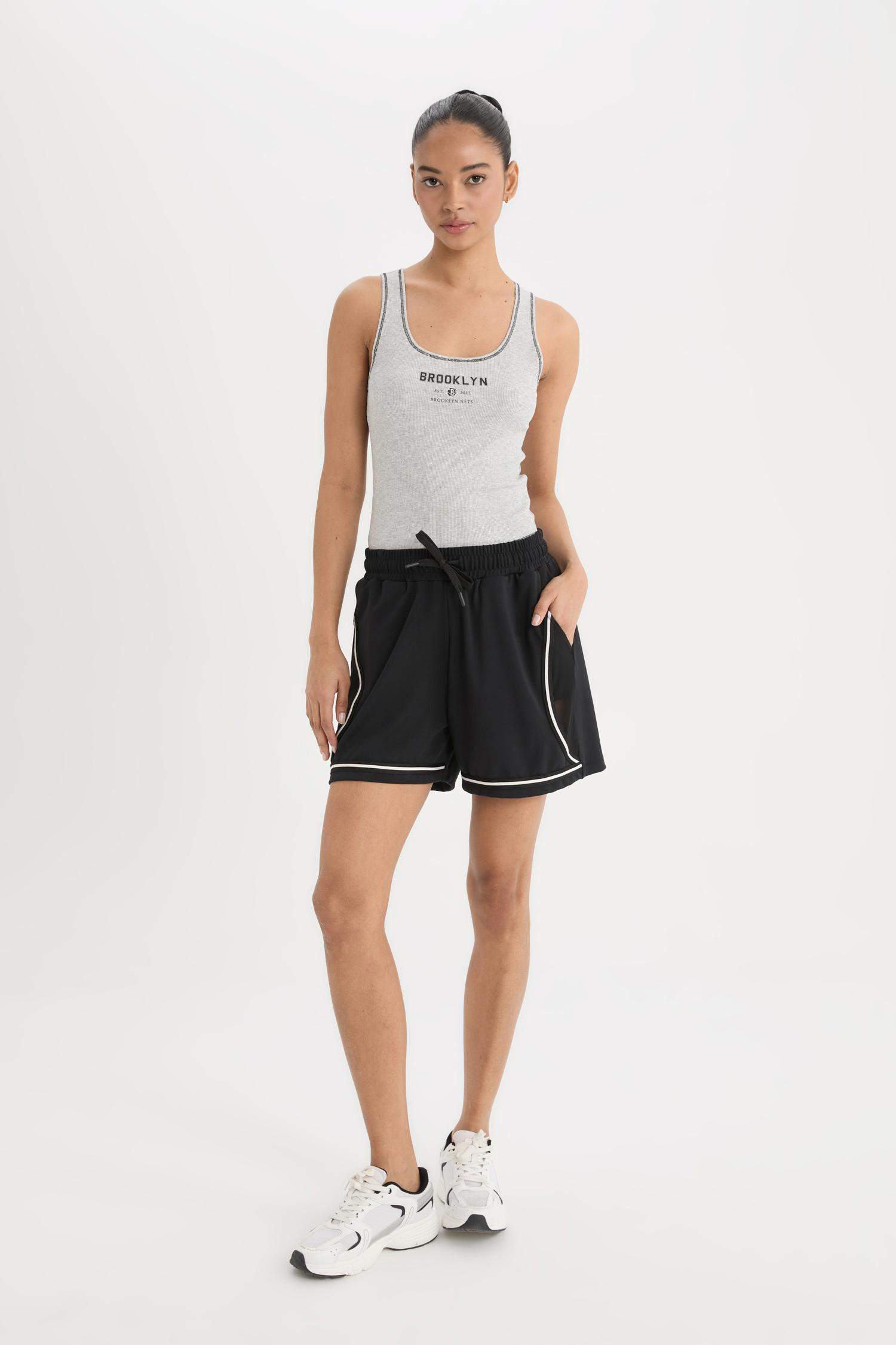 تانك توب مضلع قصة عادية برقبة مستديرة كت من DeFactoFit NBA Brooklyn Nets