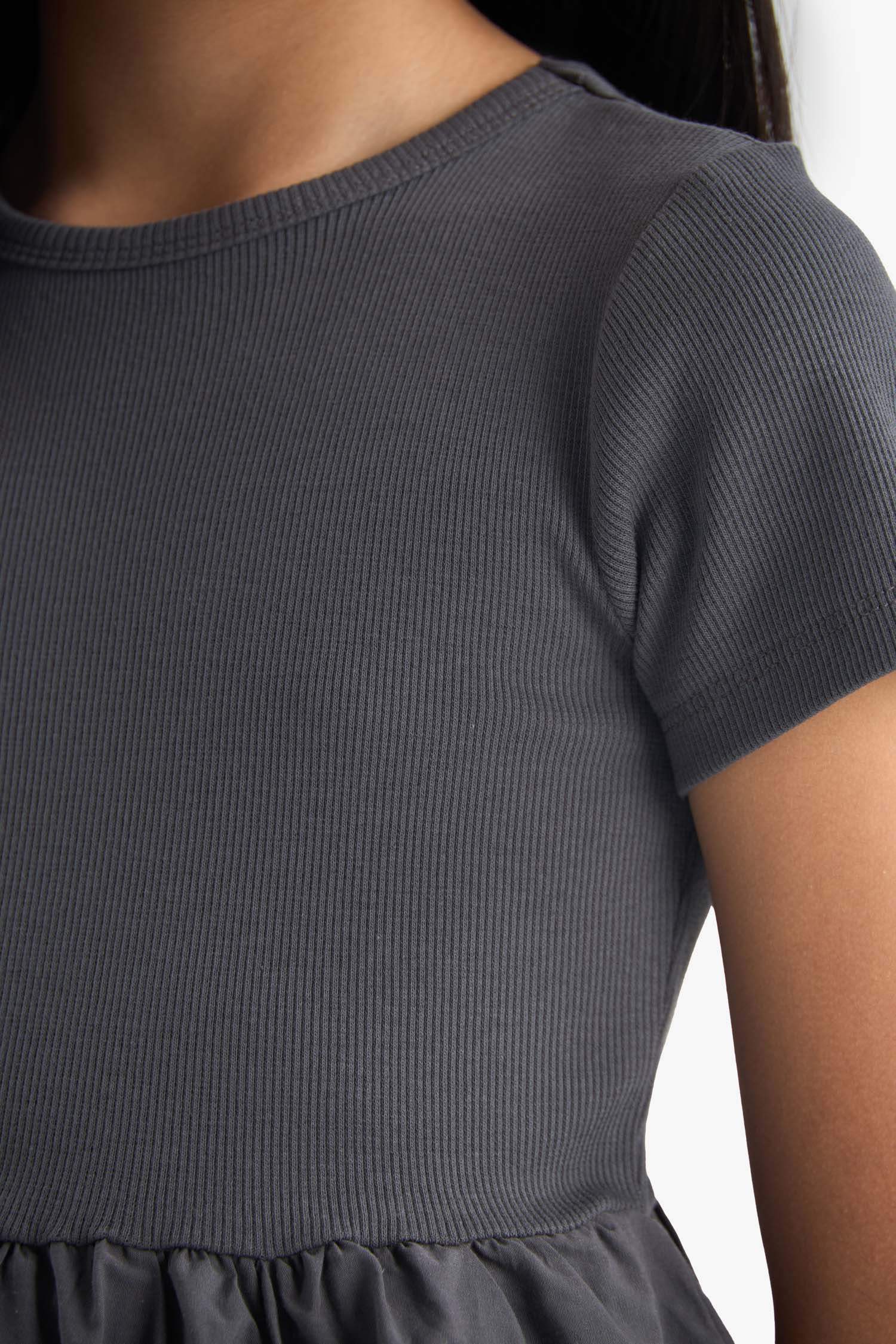 فستان بناتي مضلع نص كم برقبة مستديرة