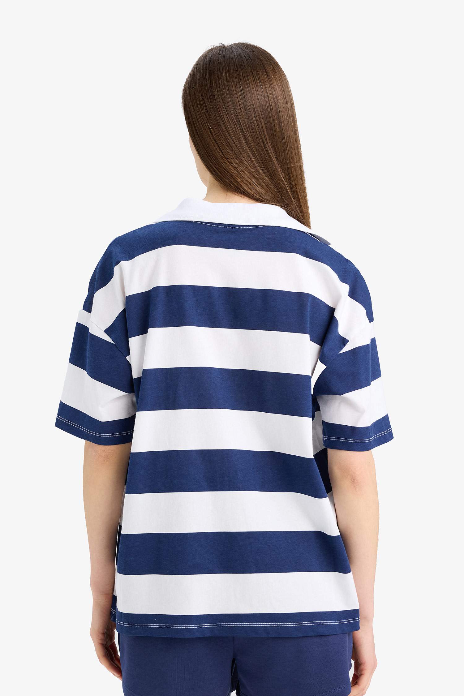 تيشيرت بولو نص كم قصة مريحة برقبة بولو