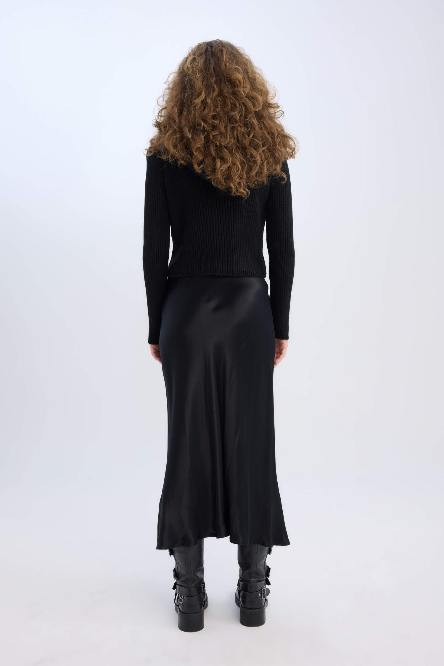 تنورة طويلة ستان قصة A بخصر عادي