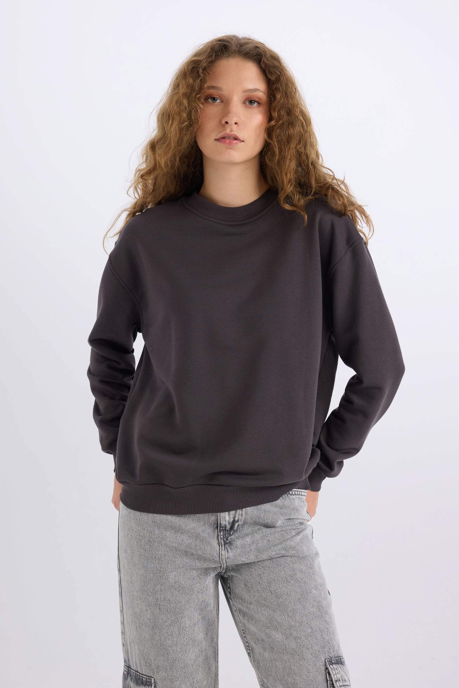  Oversize Geniş Kalıp Bisiklet Yaka Basic Düz Kalın Sweatshirt