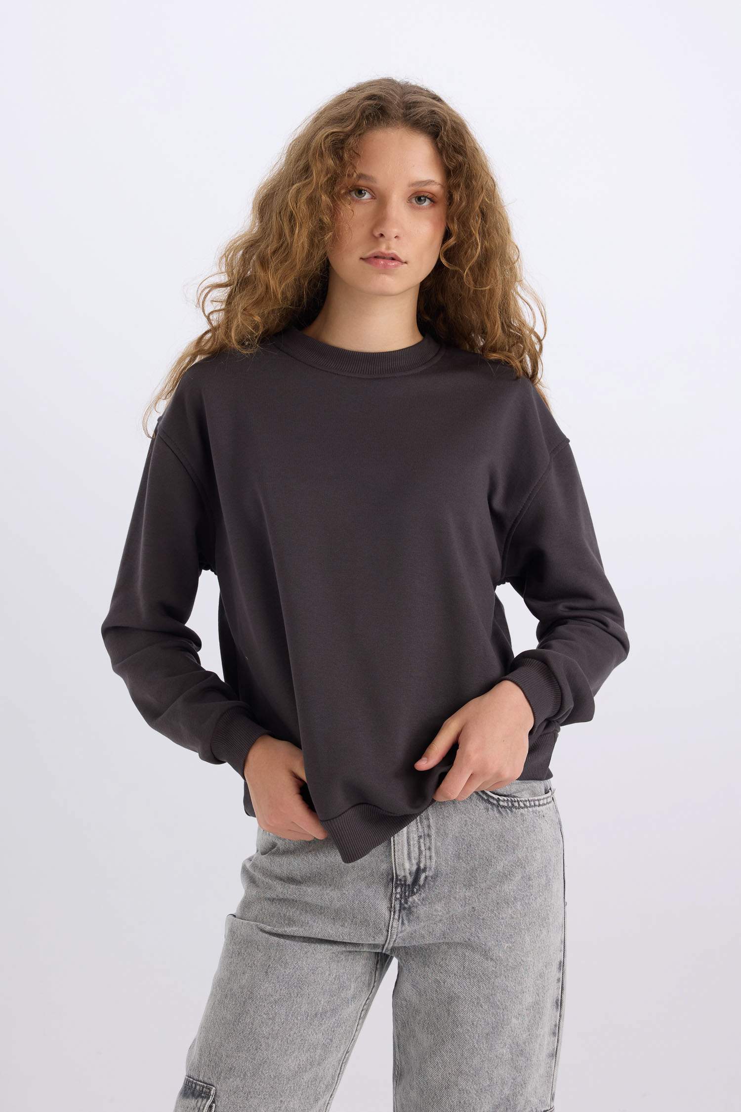  Oversize Geniş Kalıp Bisiklet Yaka Basic Düz Kalın Sweatshirt