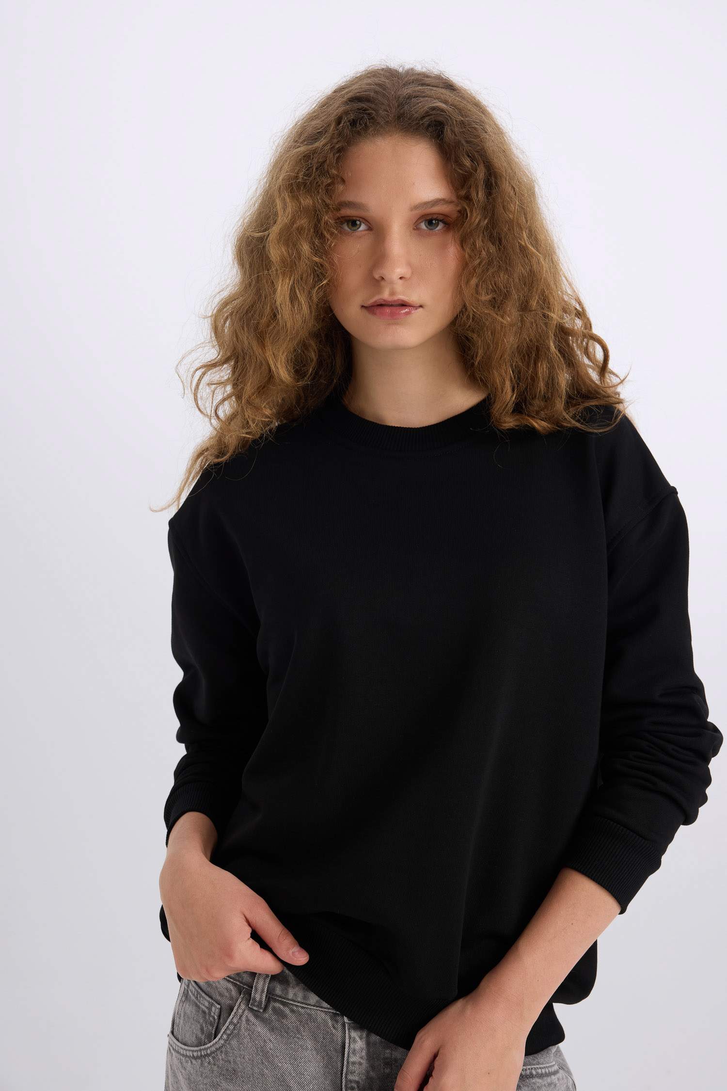 Oversize Geniş Kalıp Bisiklet Yaka Basic Düz Kalın Sweatshirt