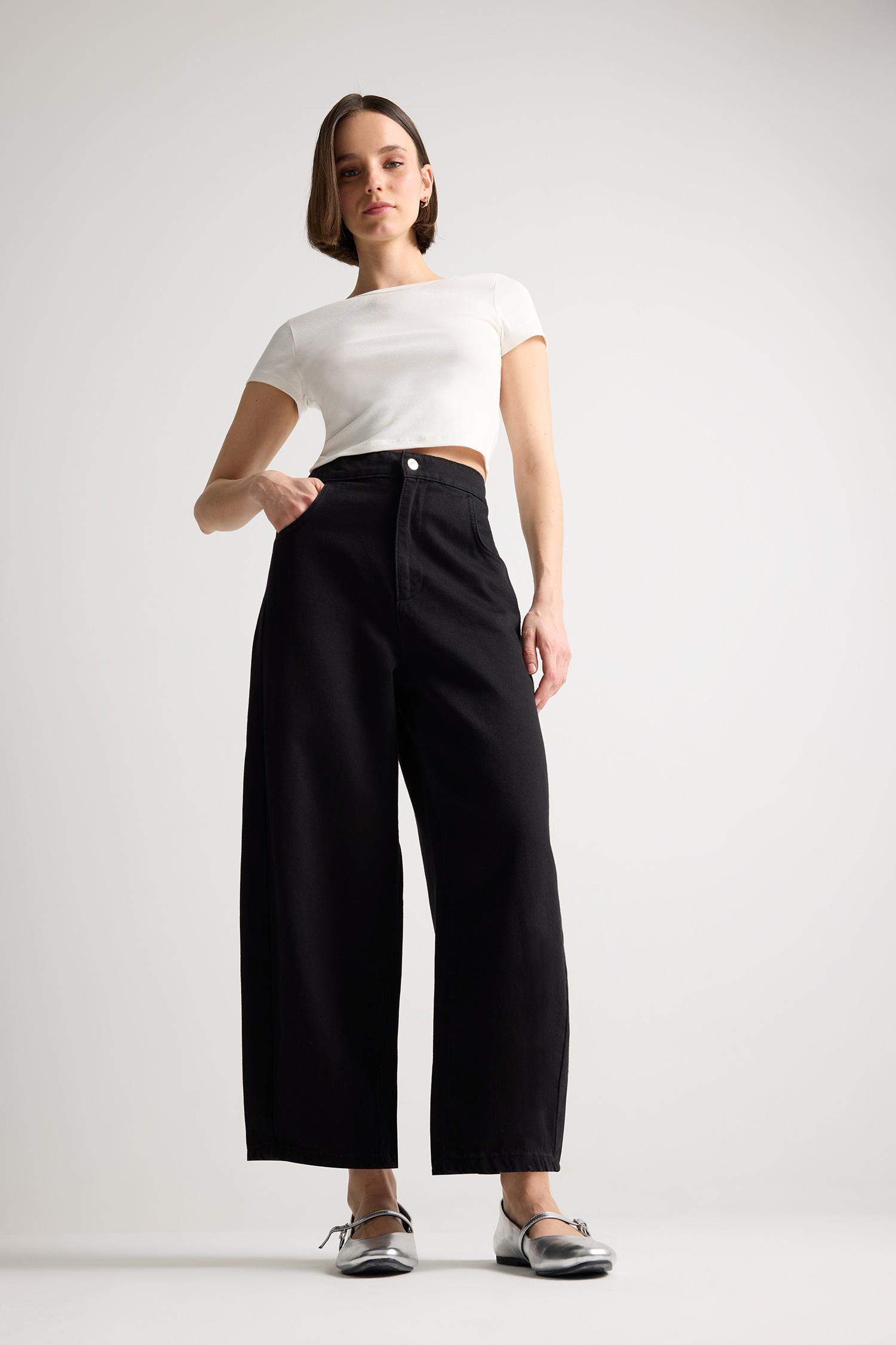 Pantalon Jean à taille normale et coupe barrel