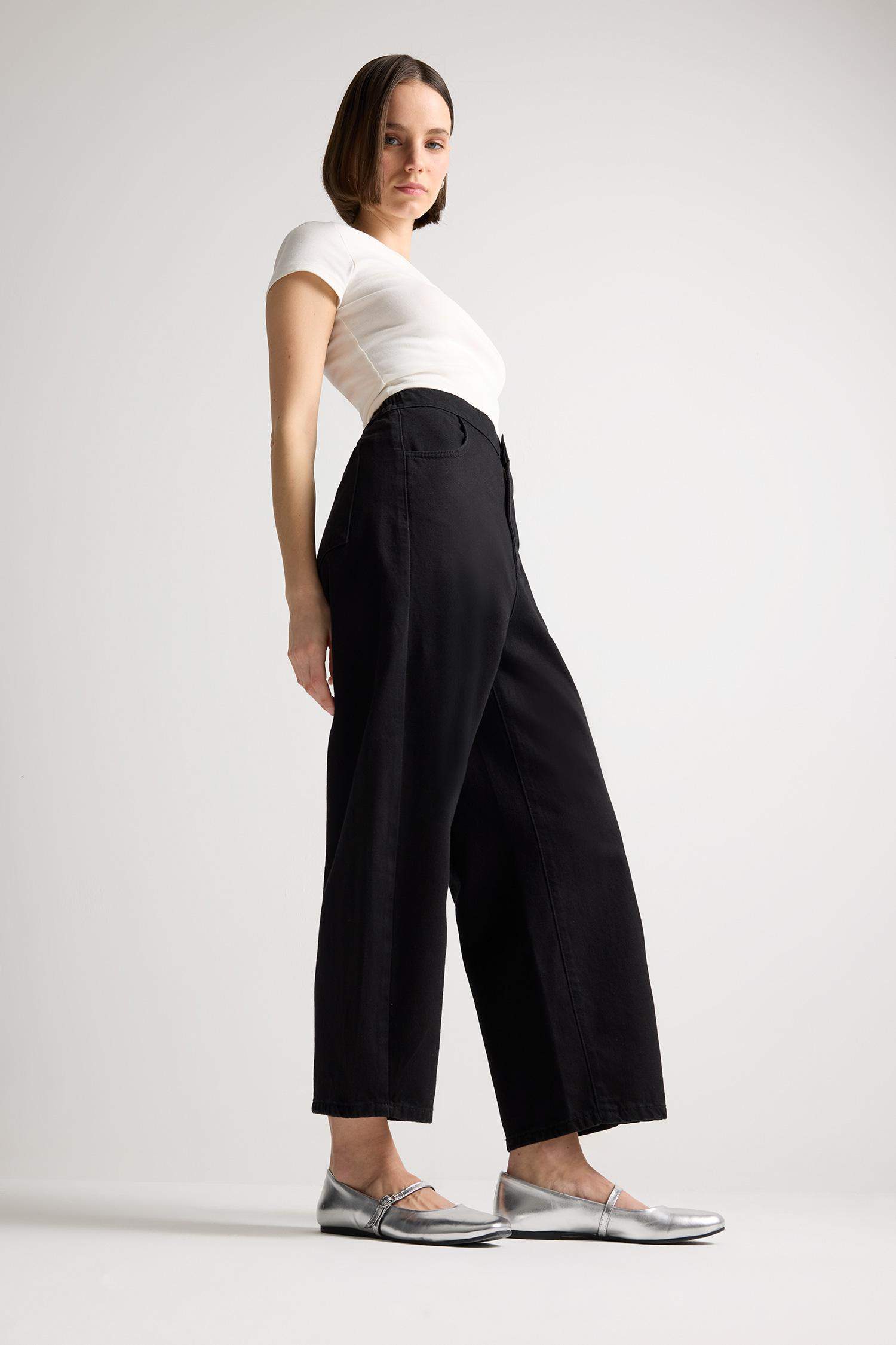 Pantalon Jean à taille normale et coupe barrel