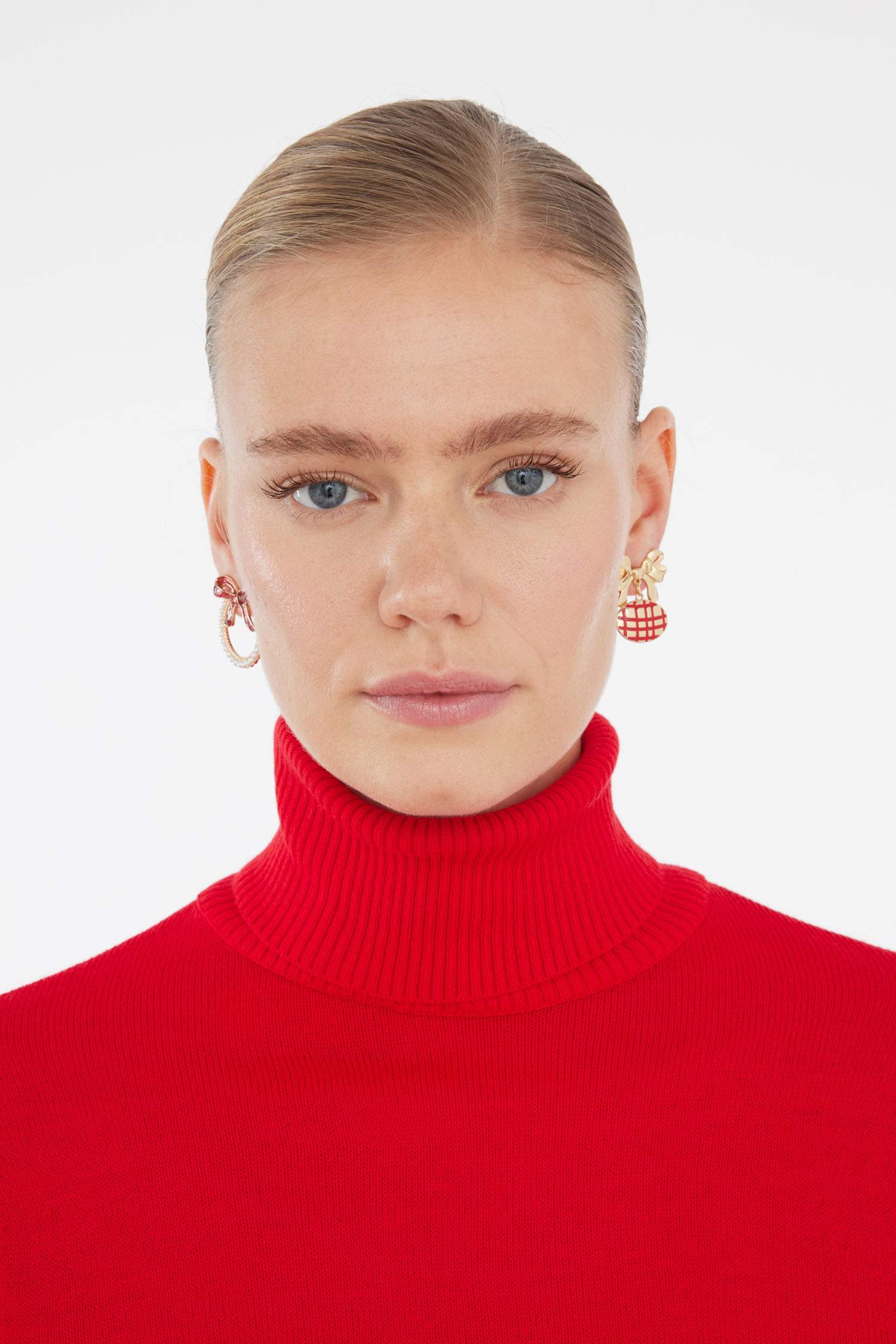 Kadın Yılbaşı Temalı 2'li Gold Küpe