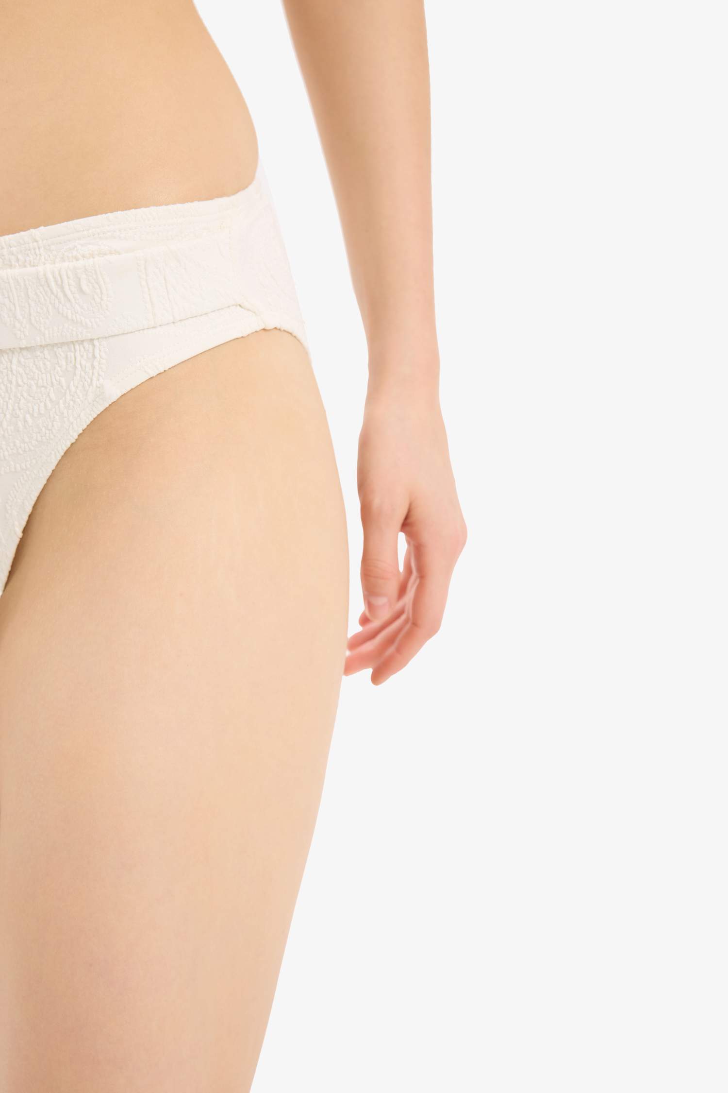 كلوت بكيني مطرز قصة عادية من Fall in Love