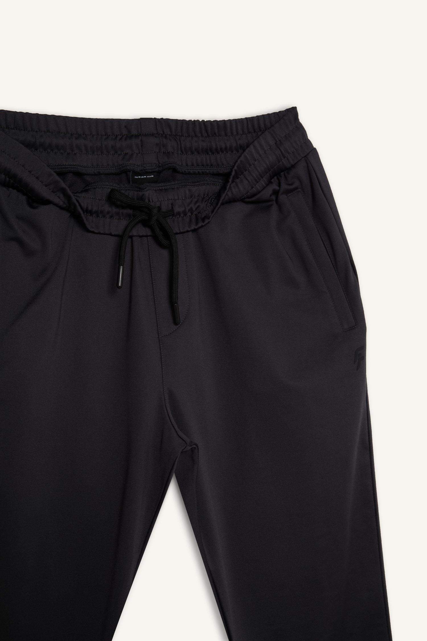 بنطلون جوجر قماش سكوبا سليم فيت ستاندارت