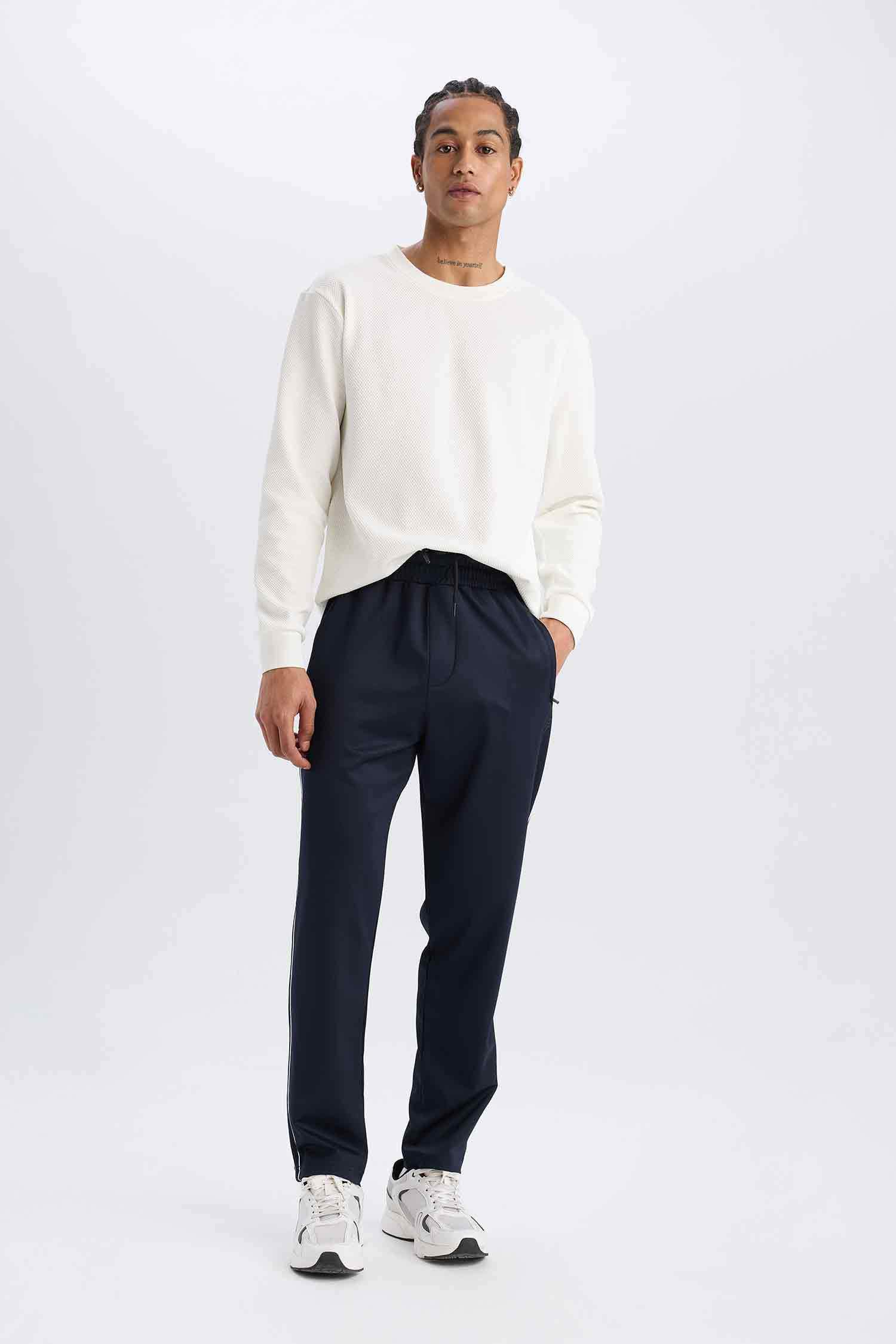 DeFactoFit Sporcu Jogger Eşofman Altı Slim Fit Dar Kesim Standart Paça Skuba Dalgıç Kumaş Beli Lastikli