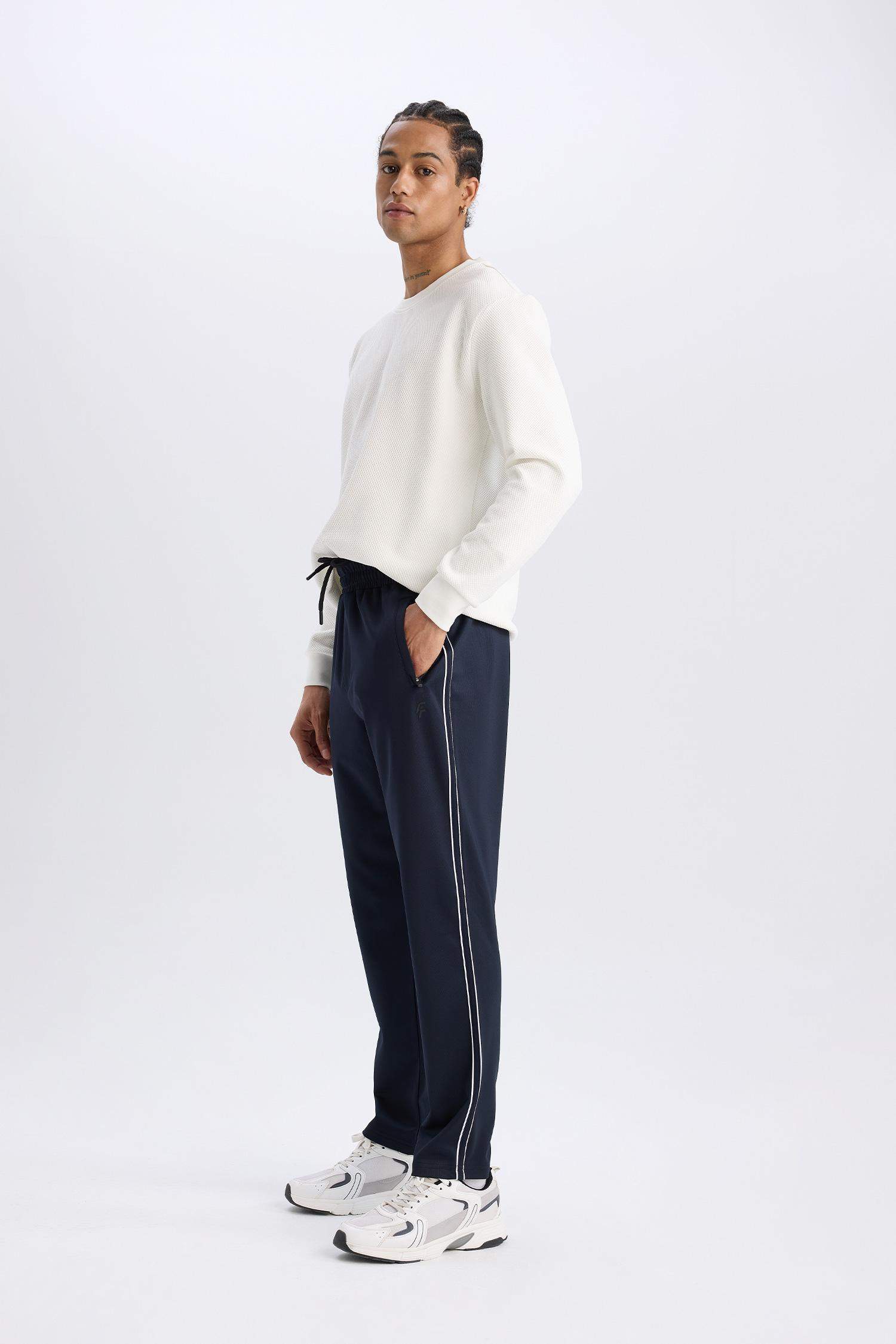 DeFactoFit Sporcu Jogger Eşofman Altı Slim Fit Dar Kesim Standart Paça Skuba Dalgıç Kumaş Beli Lastikli