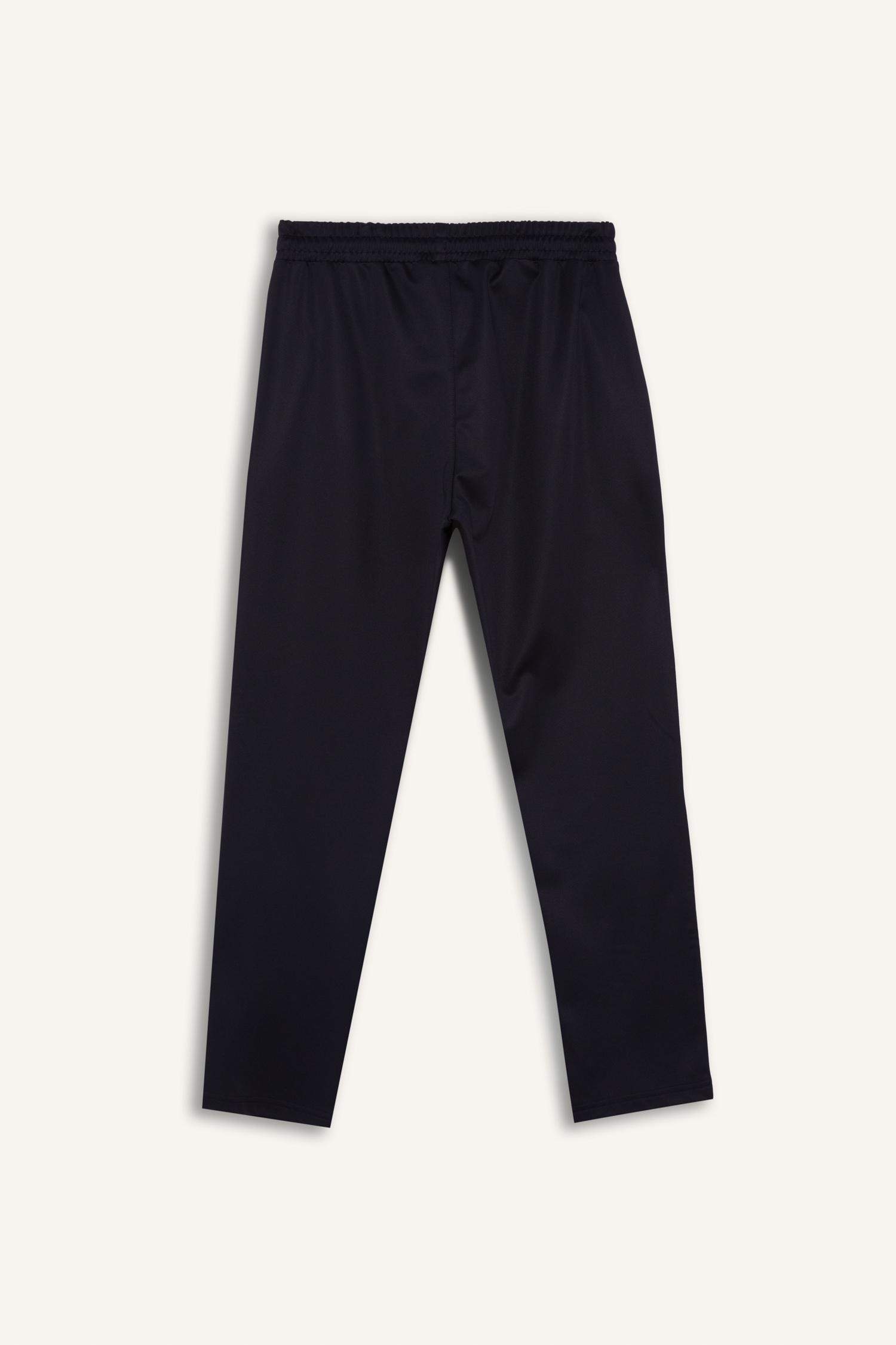 DeFactoFit Sporcu Jogger Eşofman Altı Slim Fit Dar Kesim Standart Paça Skuba Dalgıç Kumaş Beli Lastikli