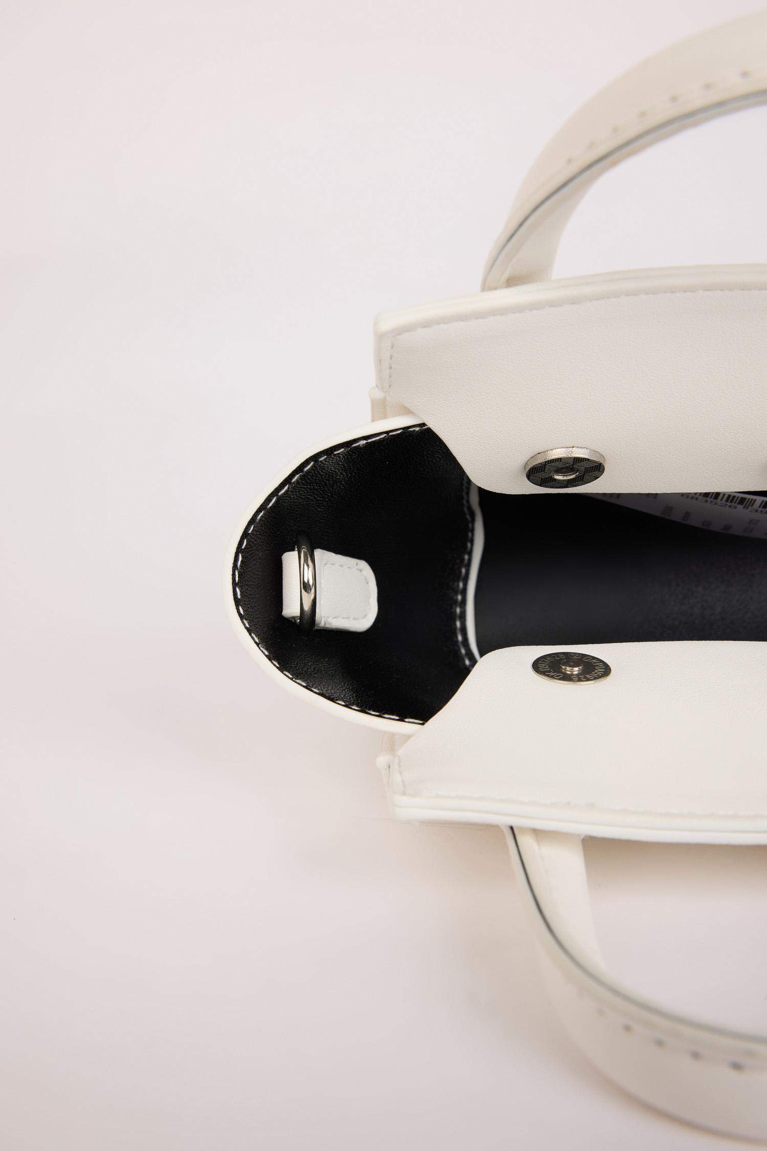 Woman Faux Leather Shoulder Bag