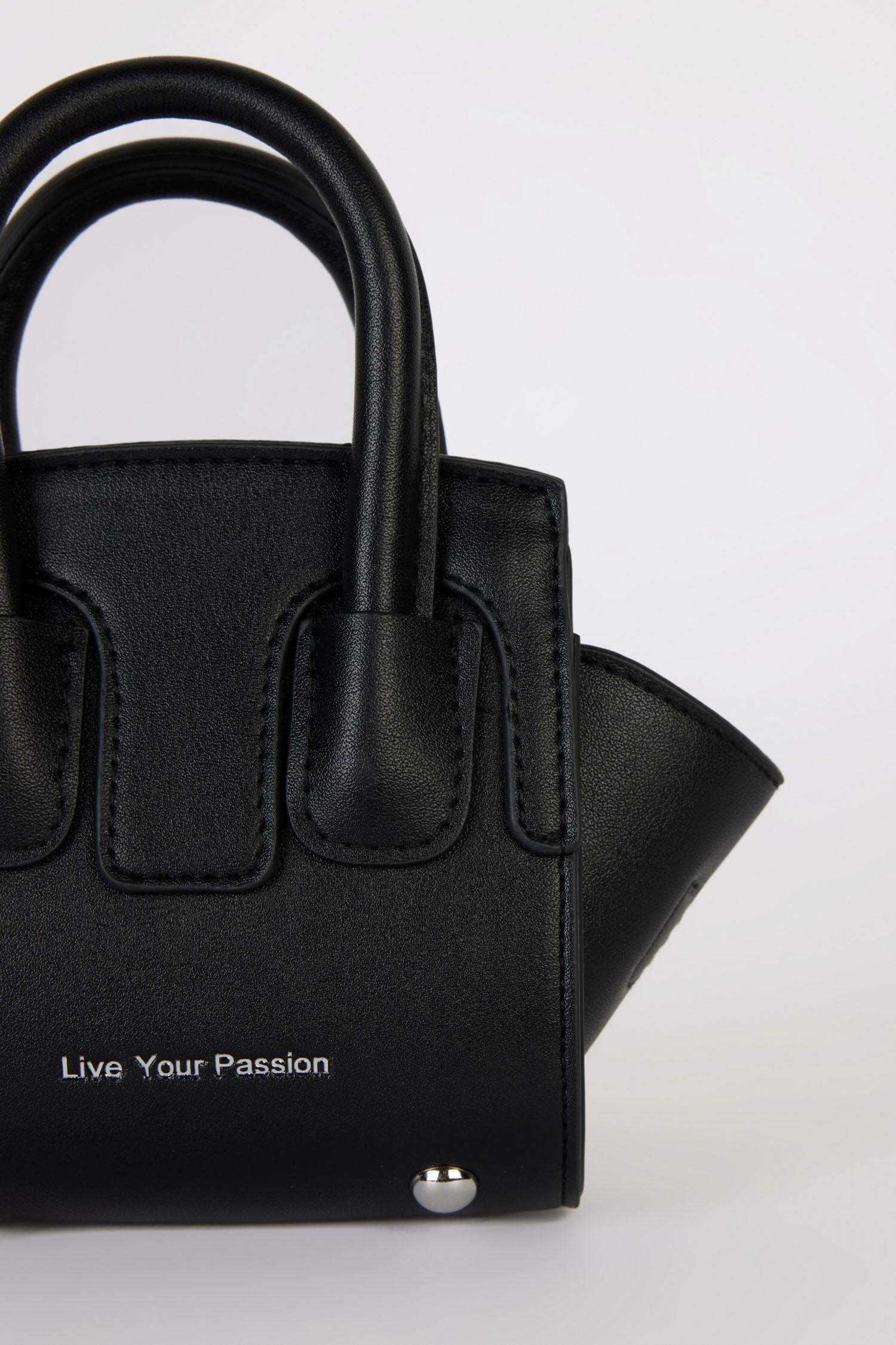 حقيبة كتف نسائية من جلد صناعي